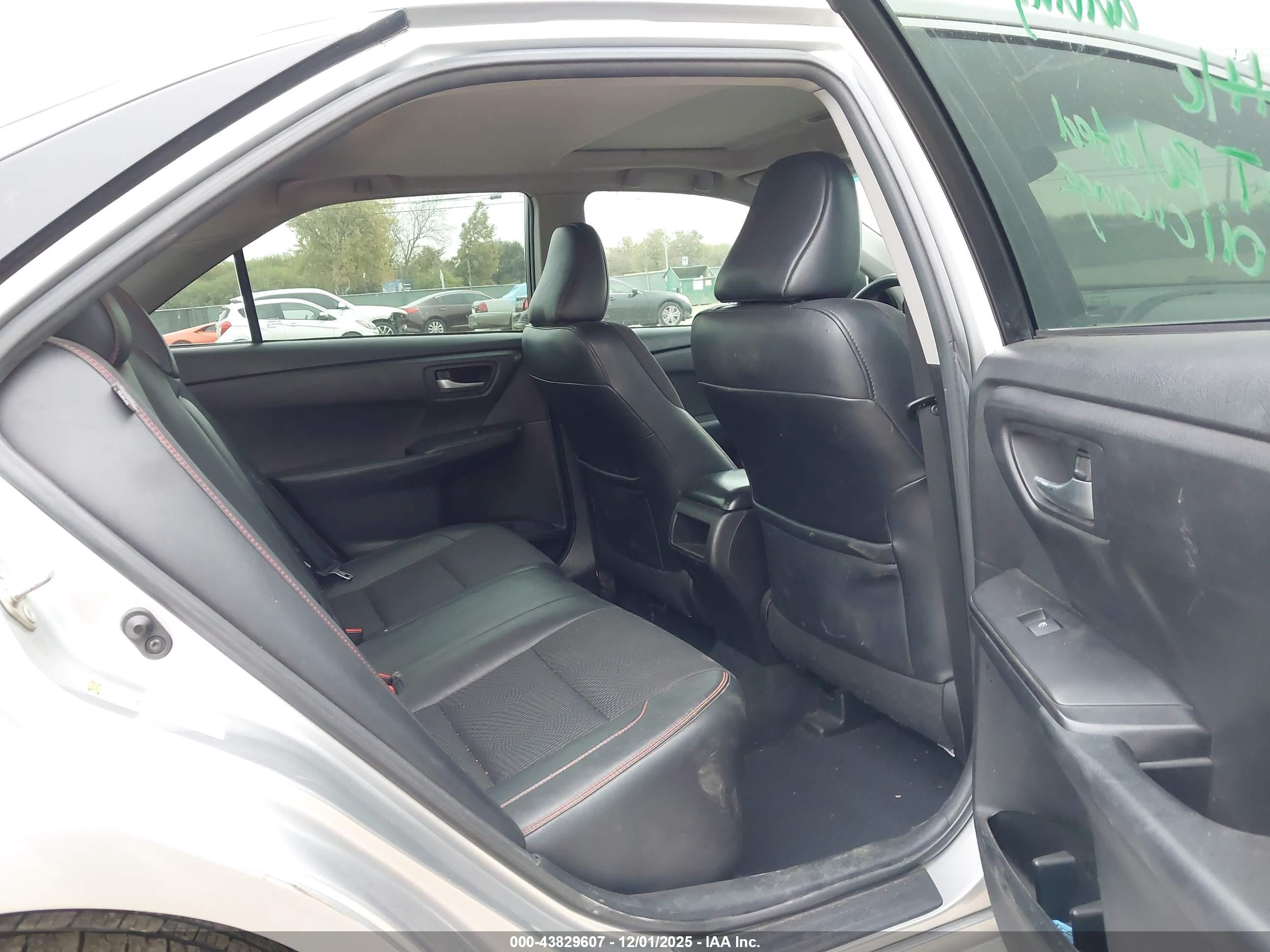 TOYOTA CAMRY image 8