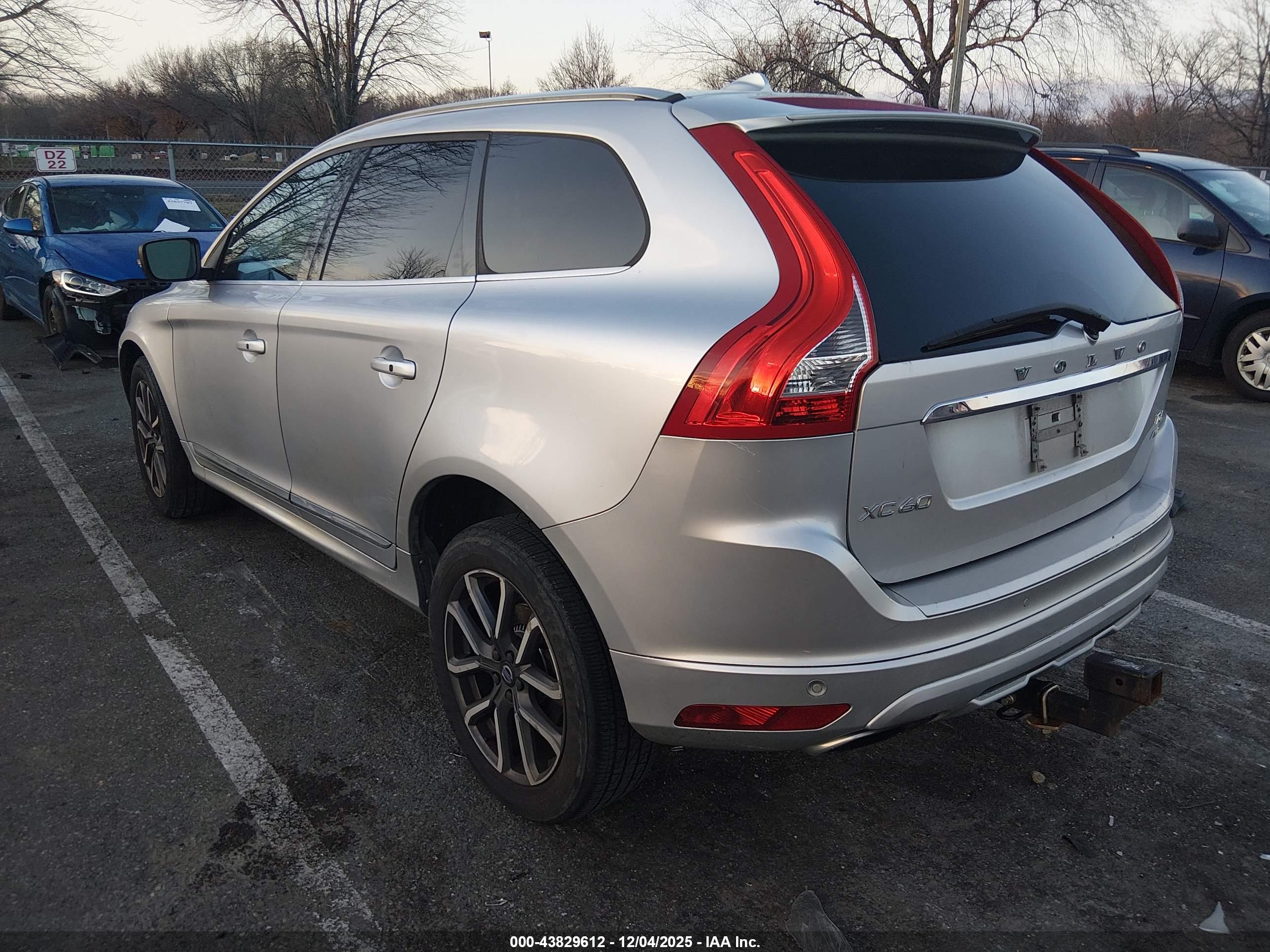 VOLVO XC60 image 3