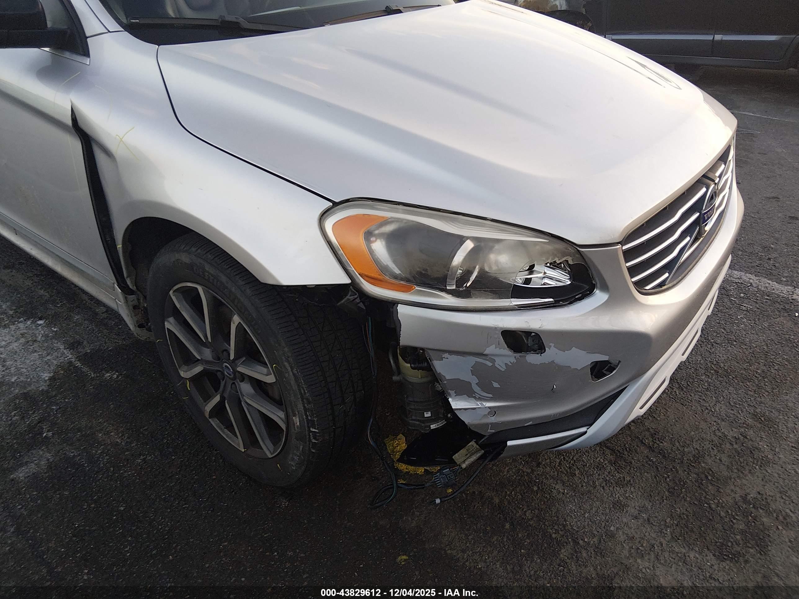 VOLVO XC60 image 6