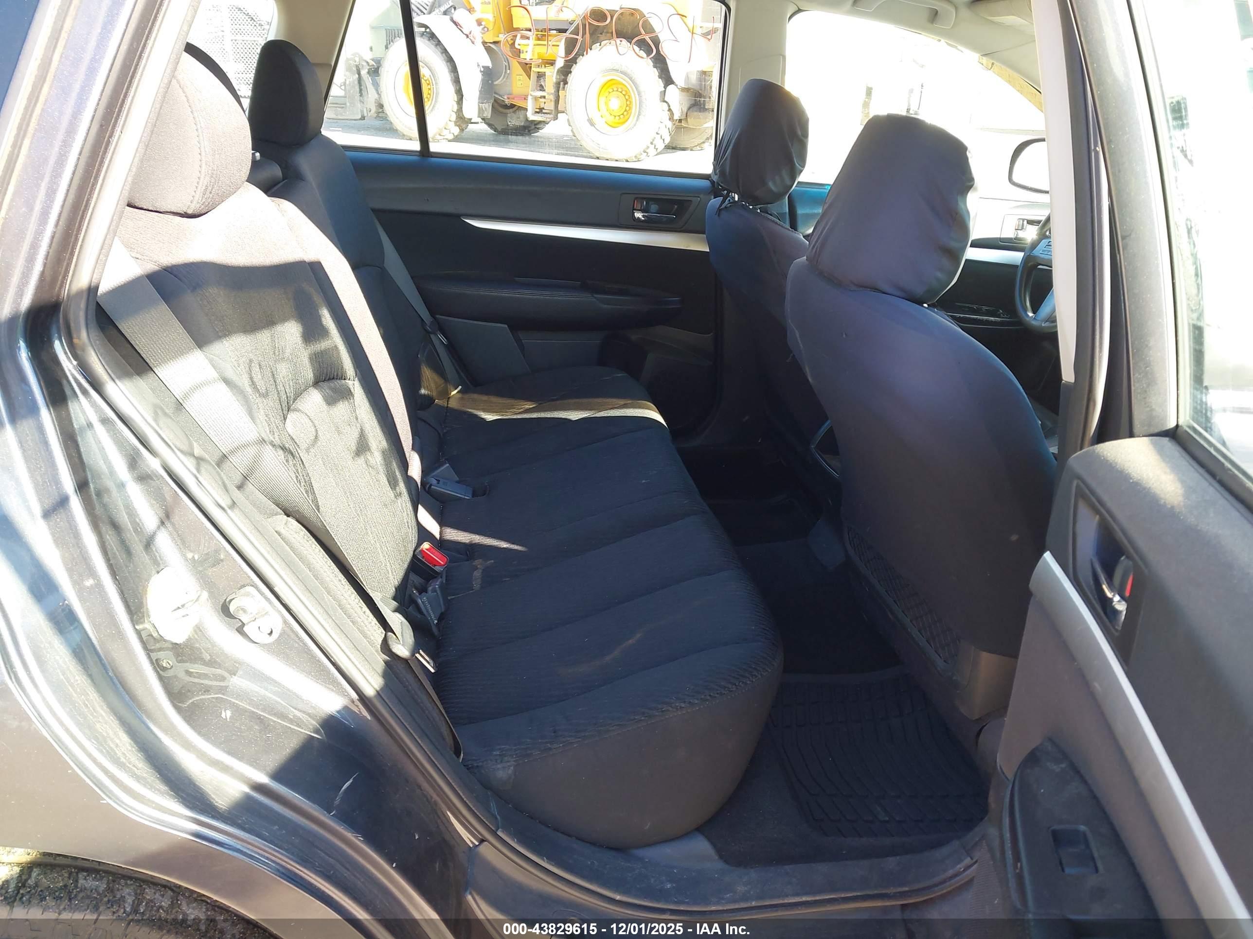 SUBARU OUTBACK image 8