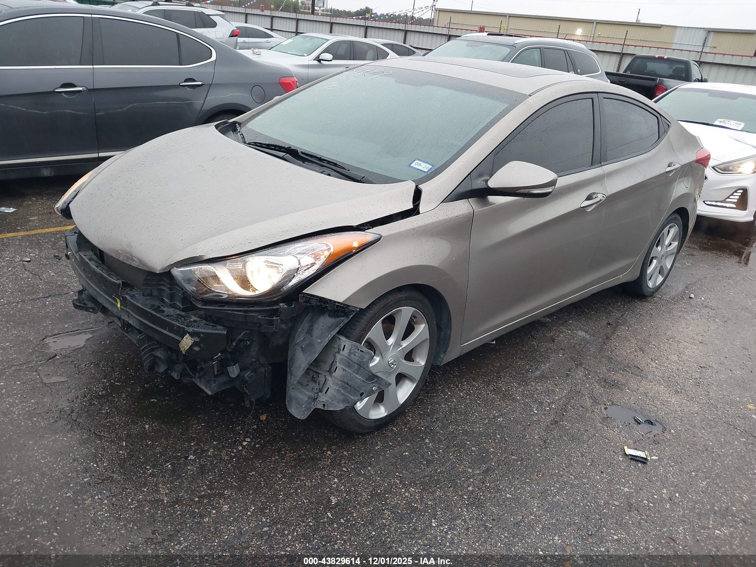 HYUNDAI ELANTRA image 2
