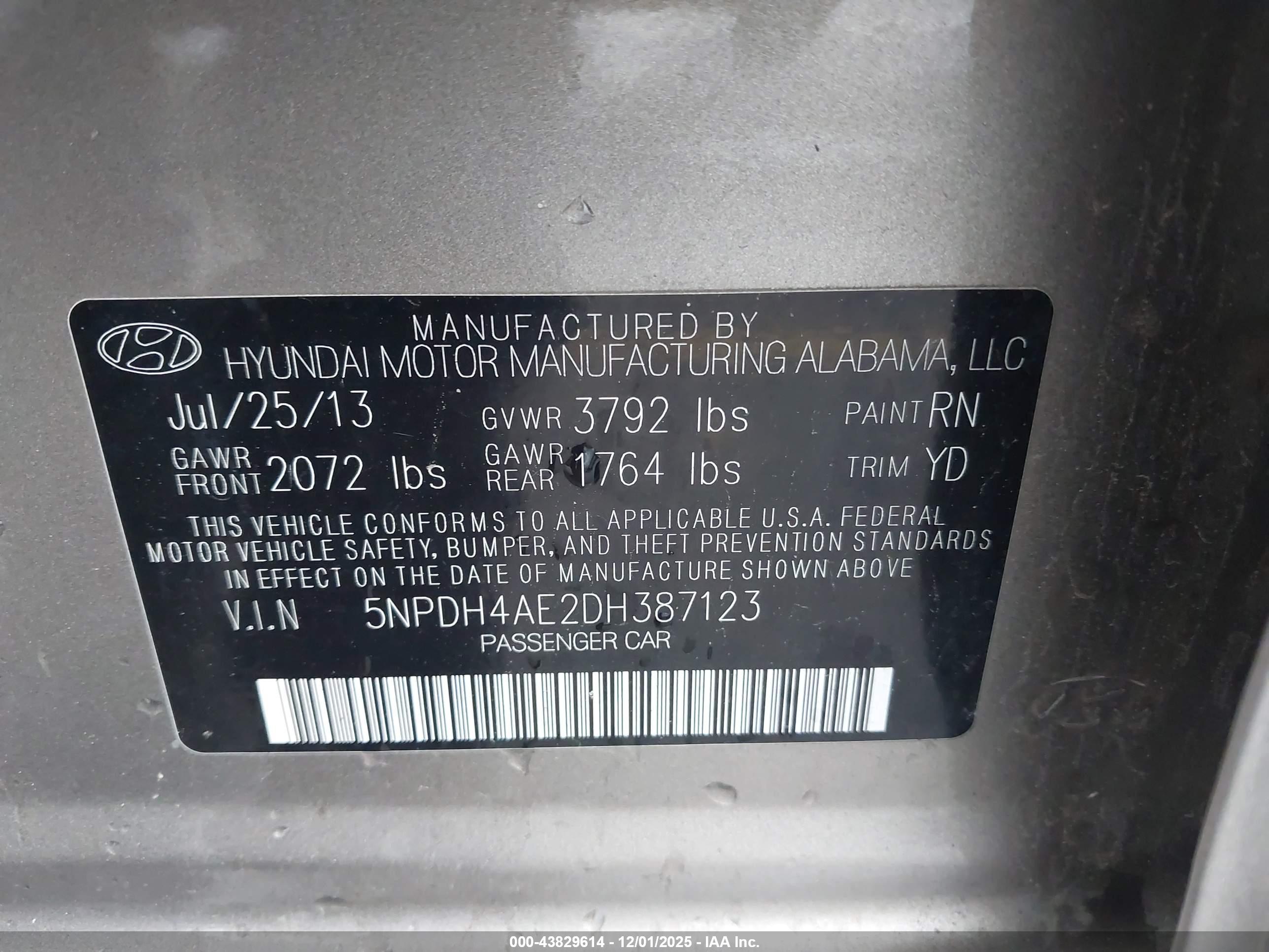 HYUNDAI ELANTRA image 9