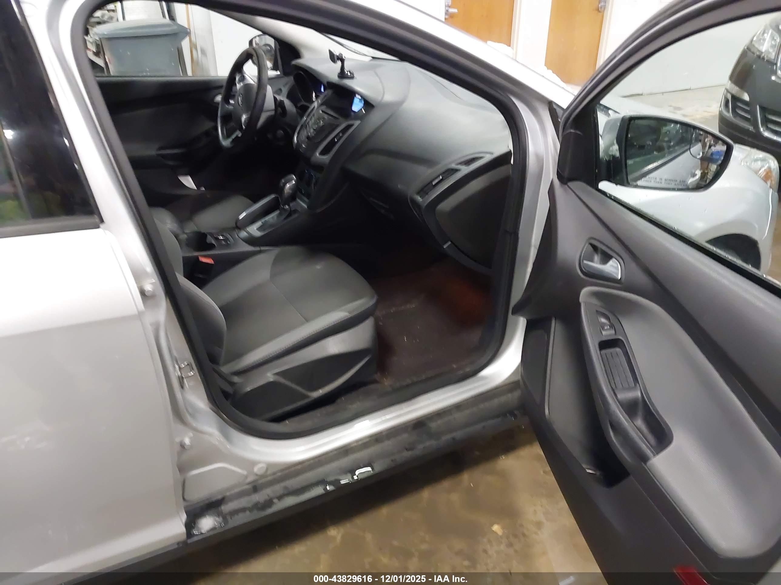 FORD FOCUS image 5