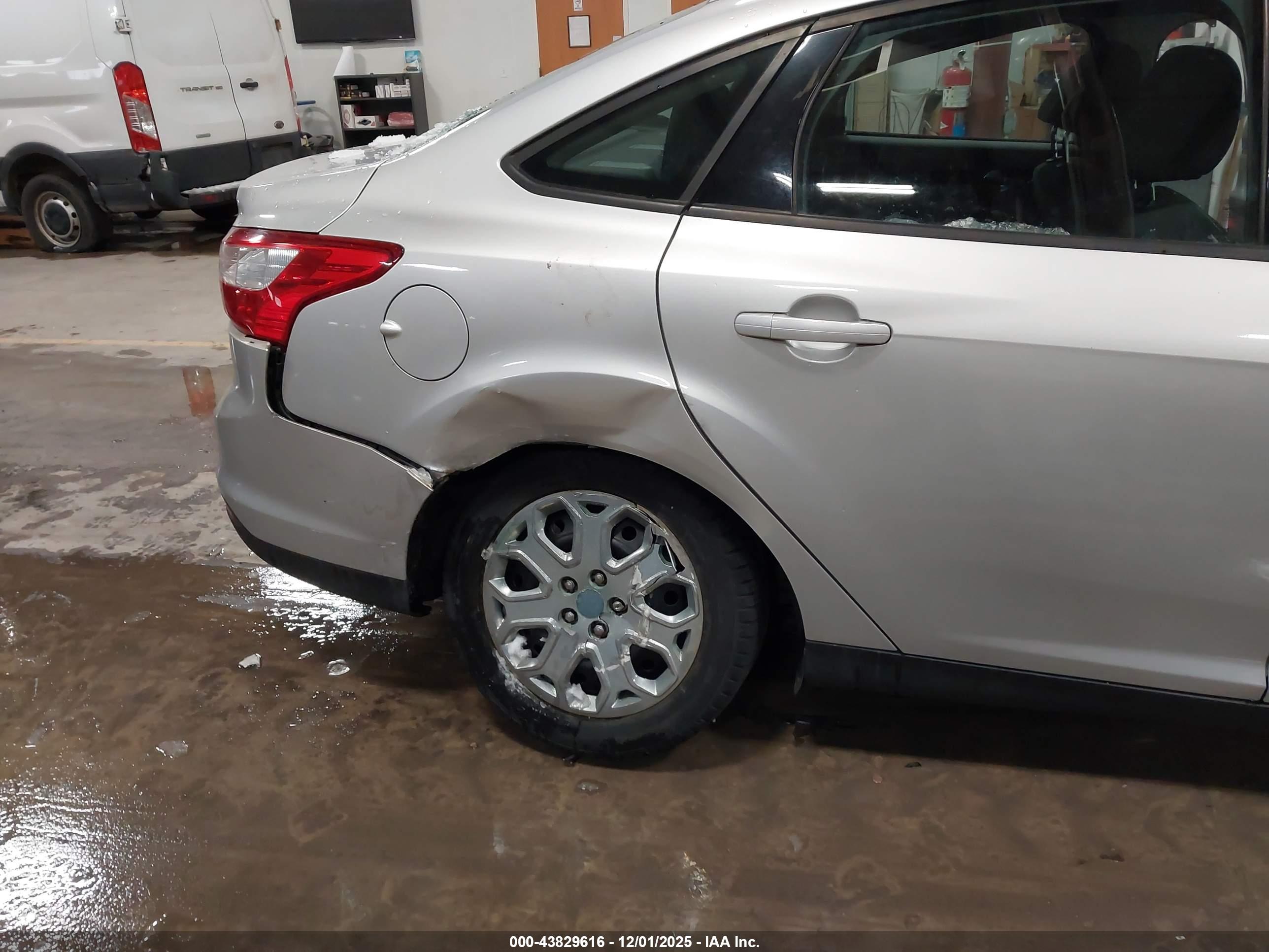 FORD FOCUS image 6