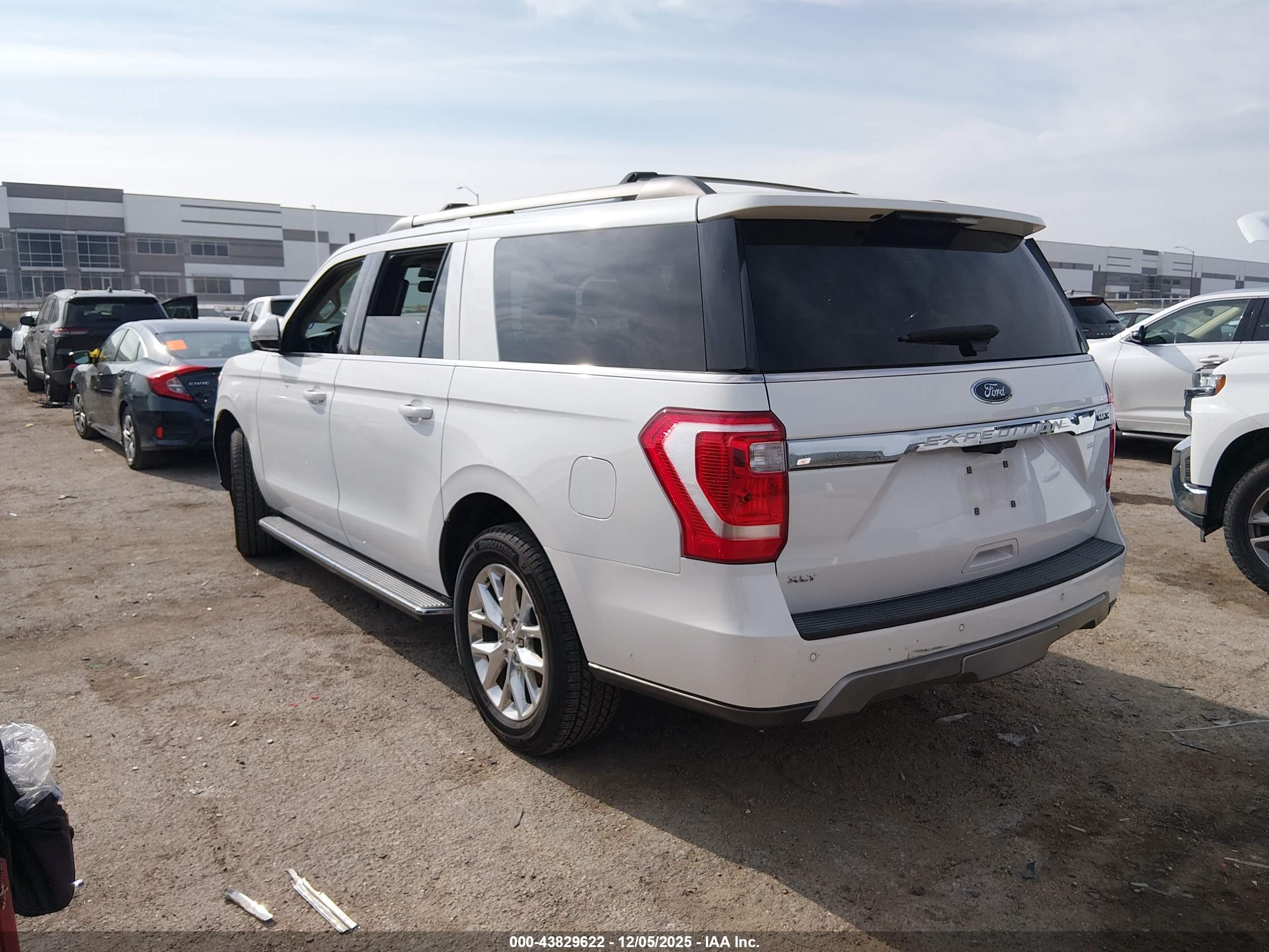 FORD EXPEDITION image 3
