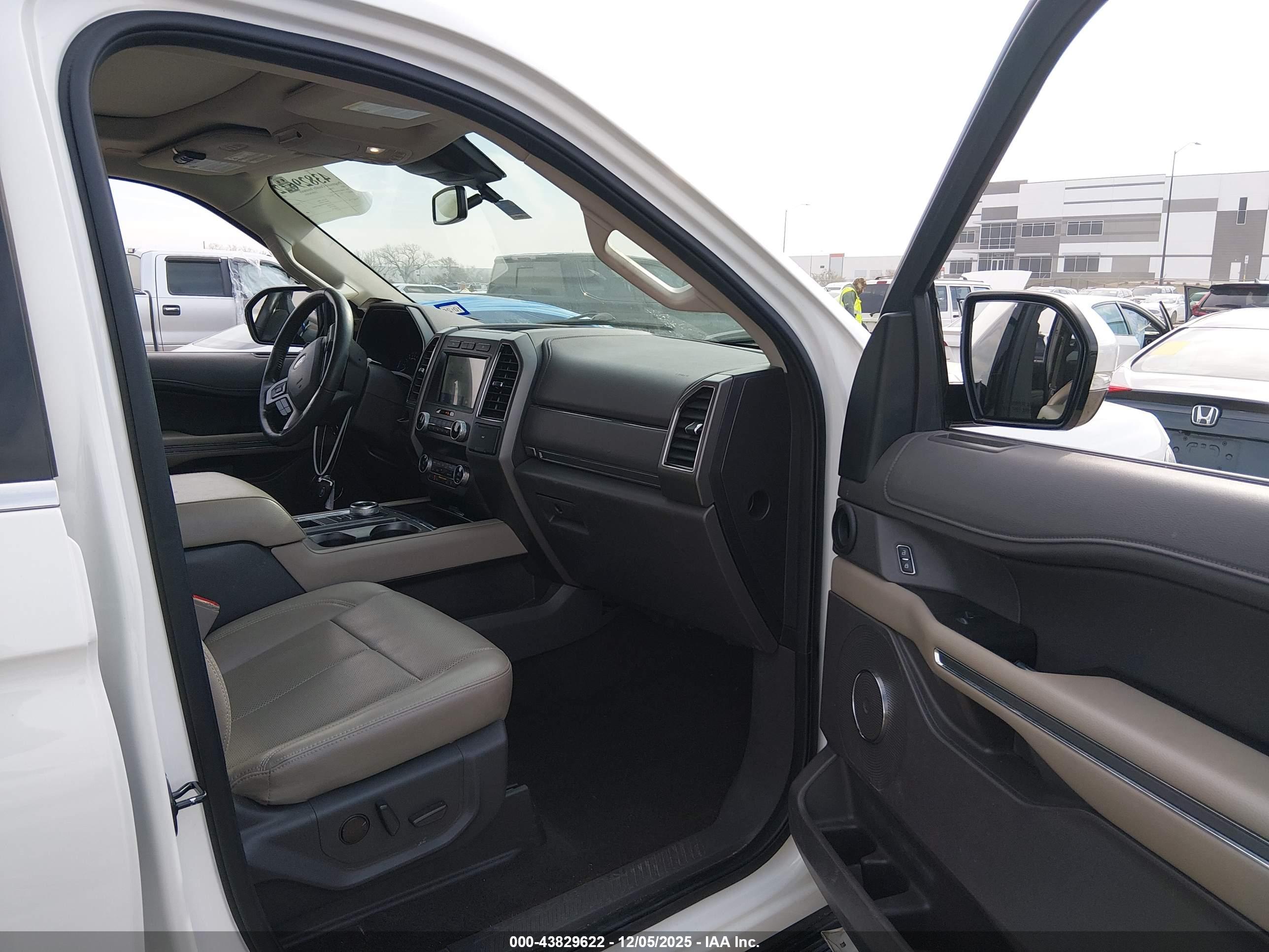 FORD EXPEDITION image 5