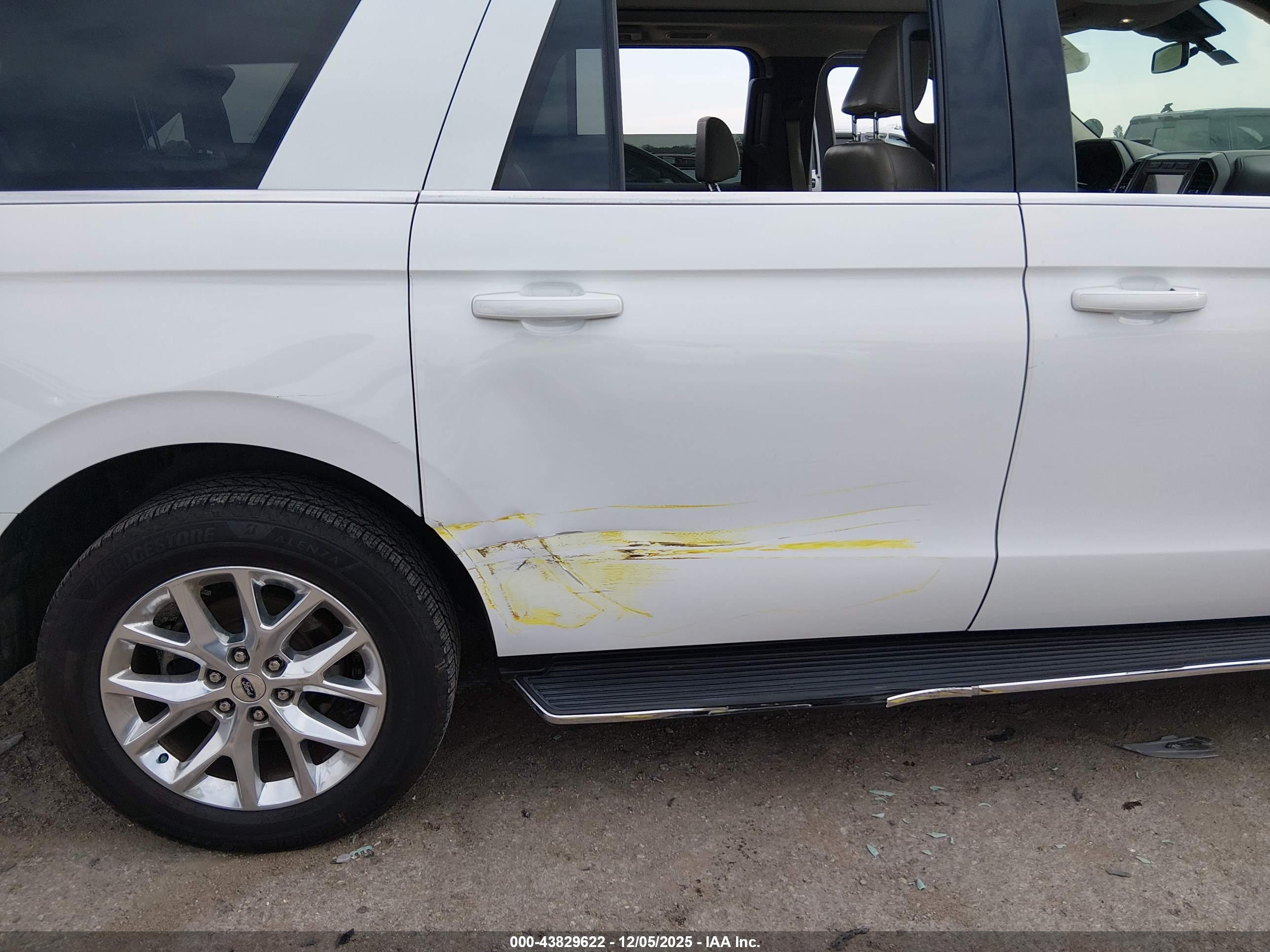 FORD EXPEDITION image 6