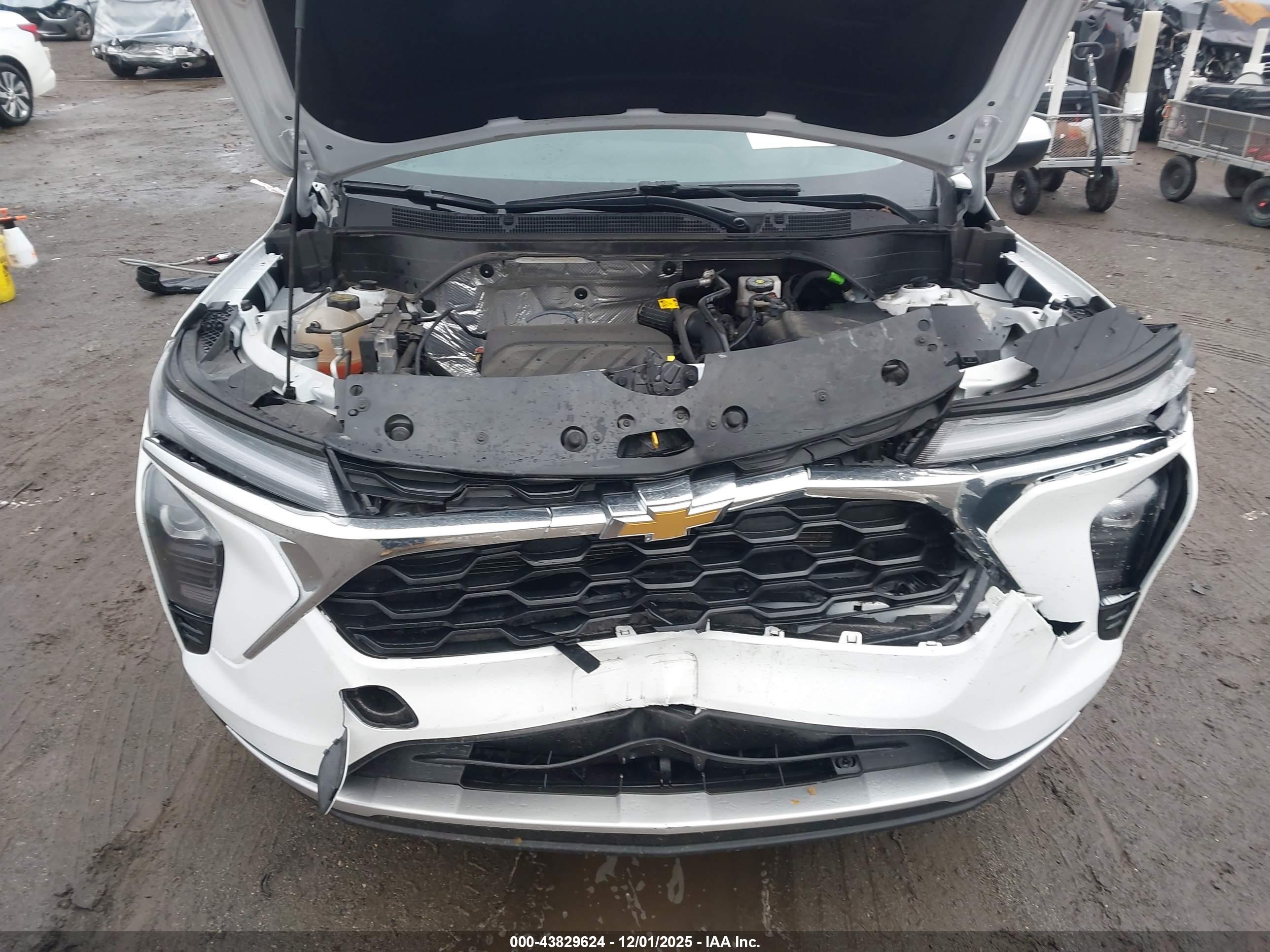 CHEVROLET TRAX image 10