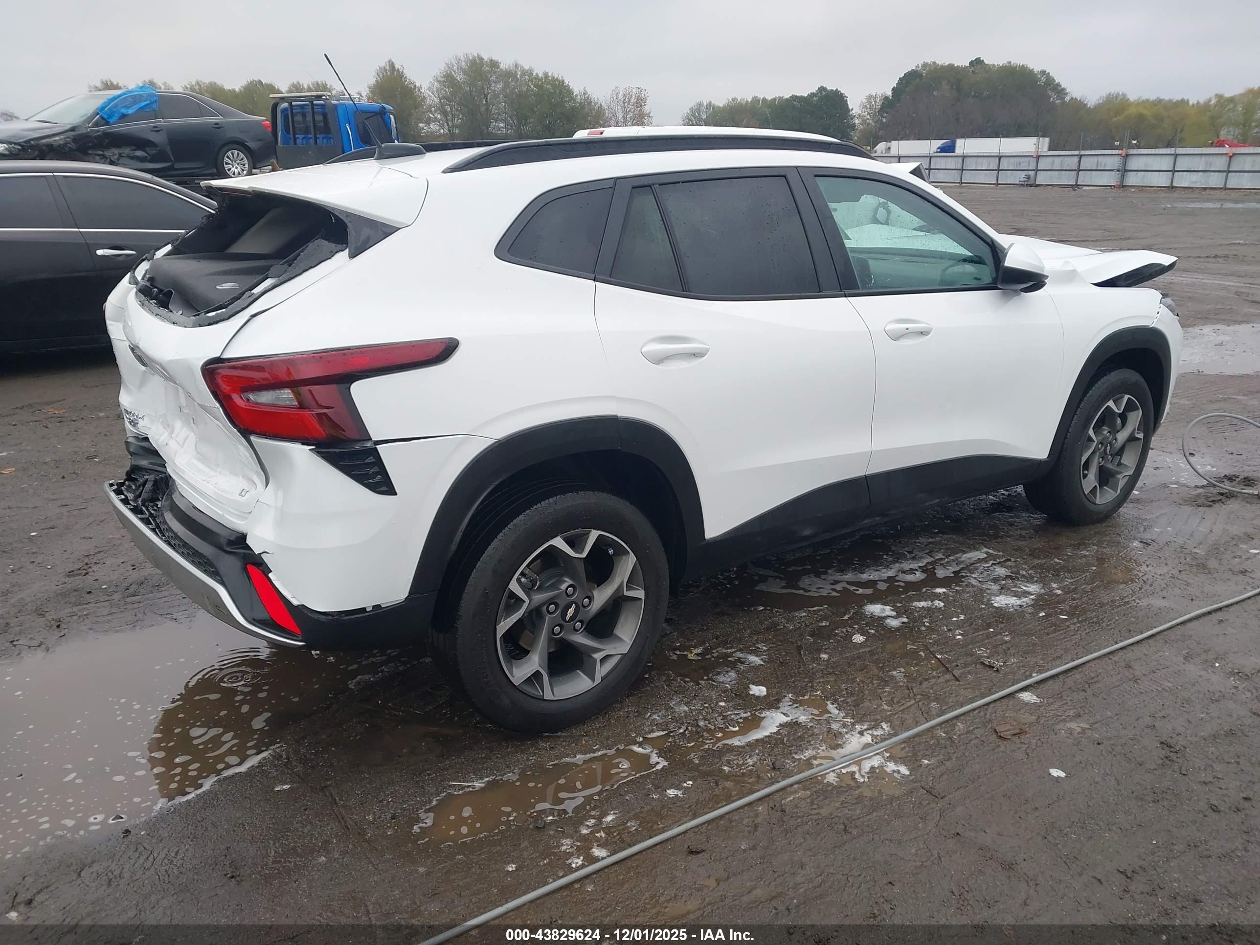 CHEVROLET TRAX image 4