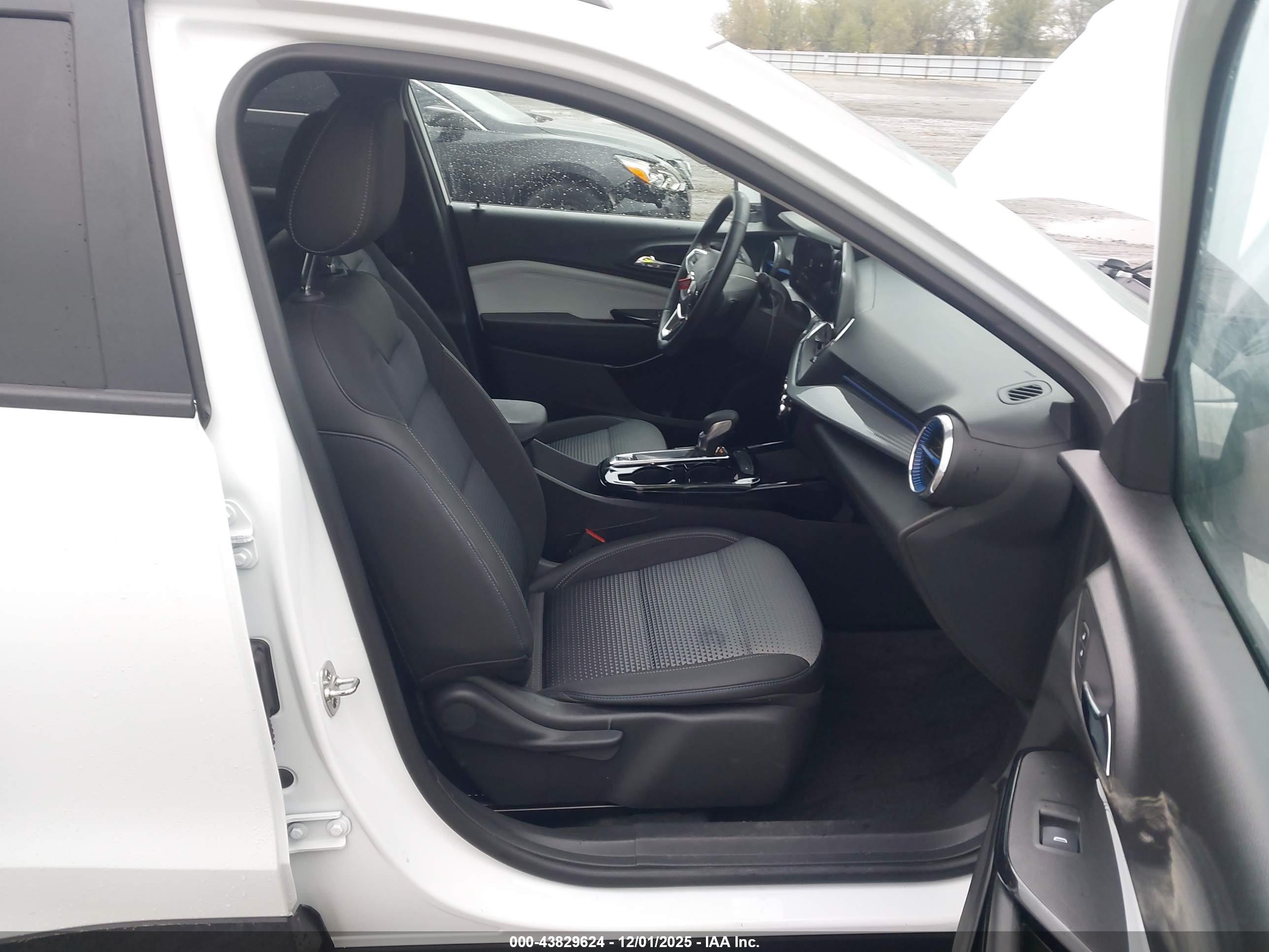 CHEVROLET TRAX image 5