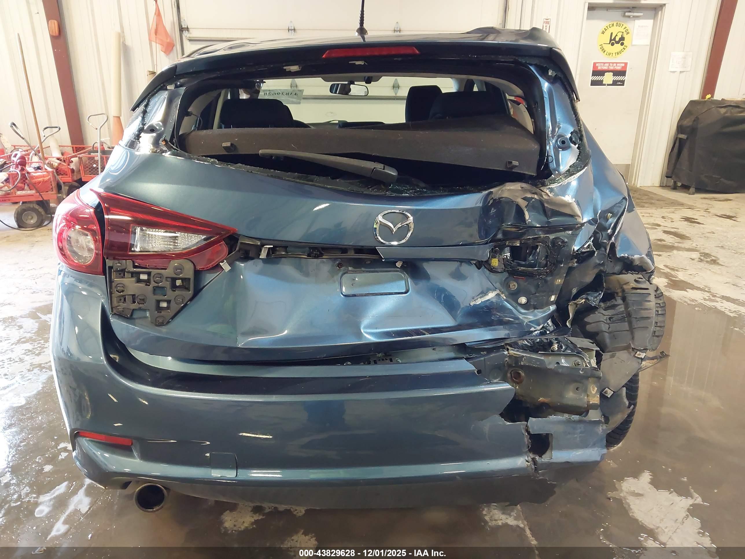 MAZDA MAZDA3 image 6