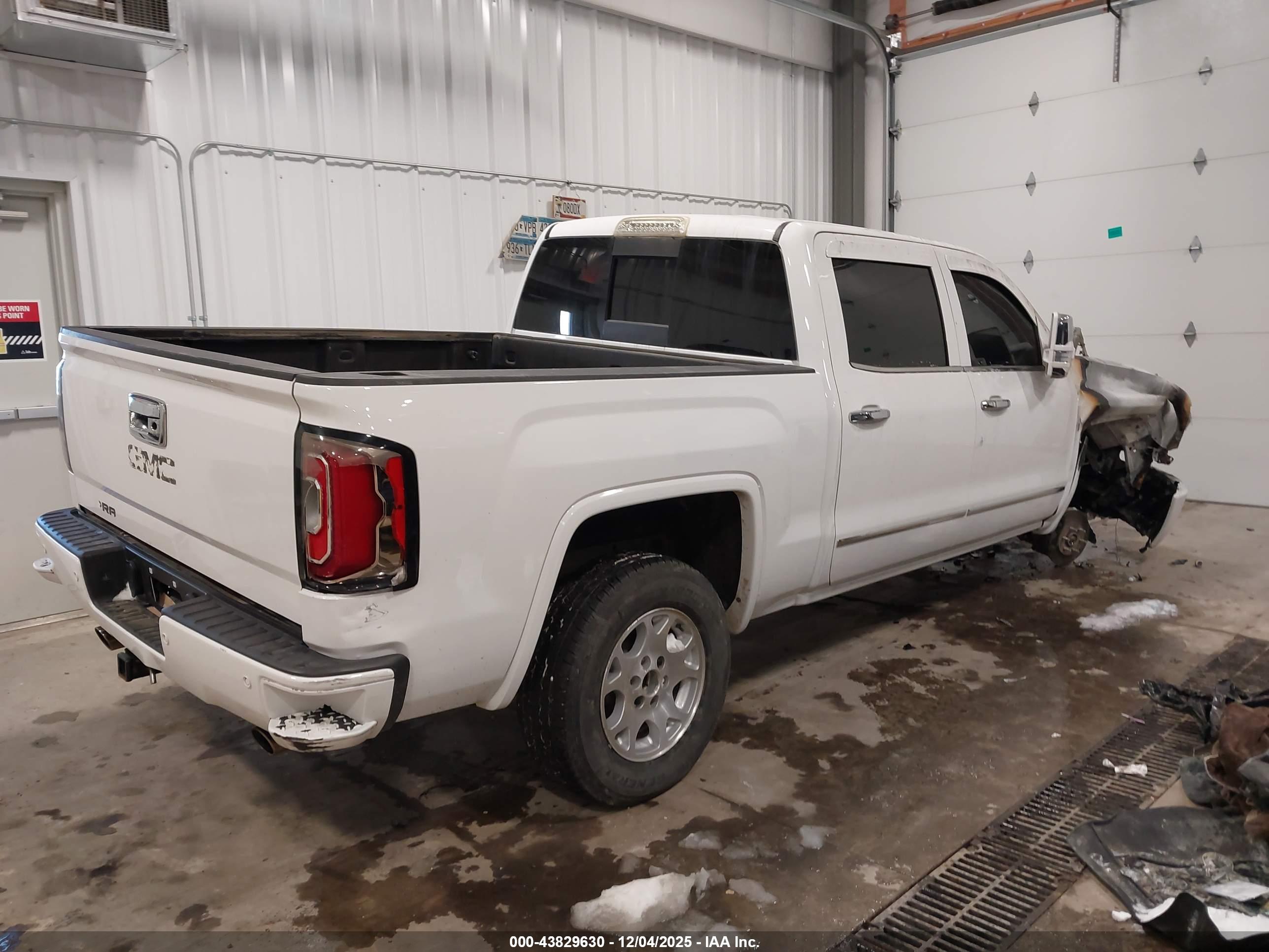 GMC SIERRA image 4