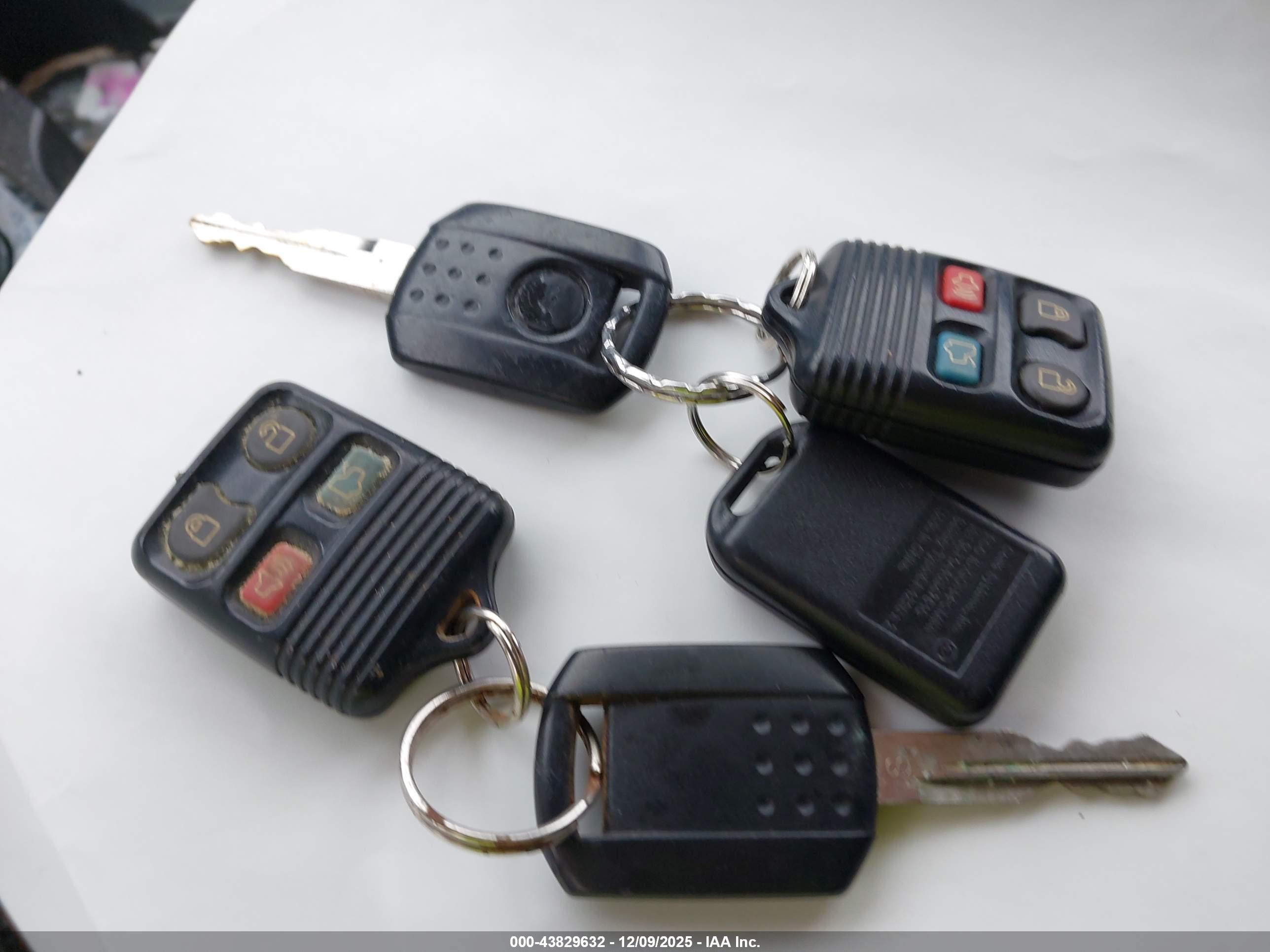 MERCURY MOUNTAINEER image 11