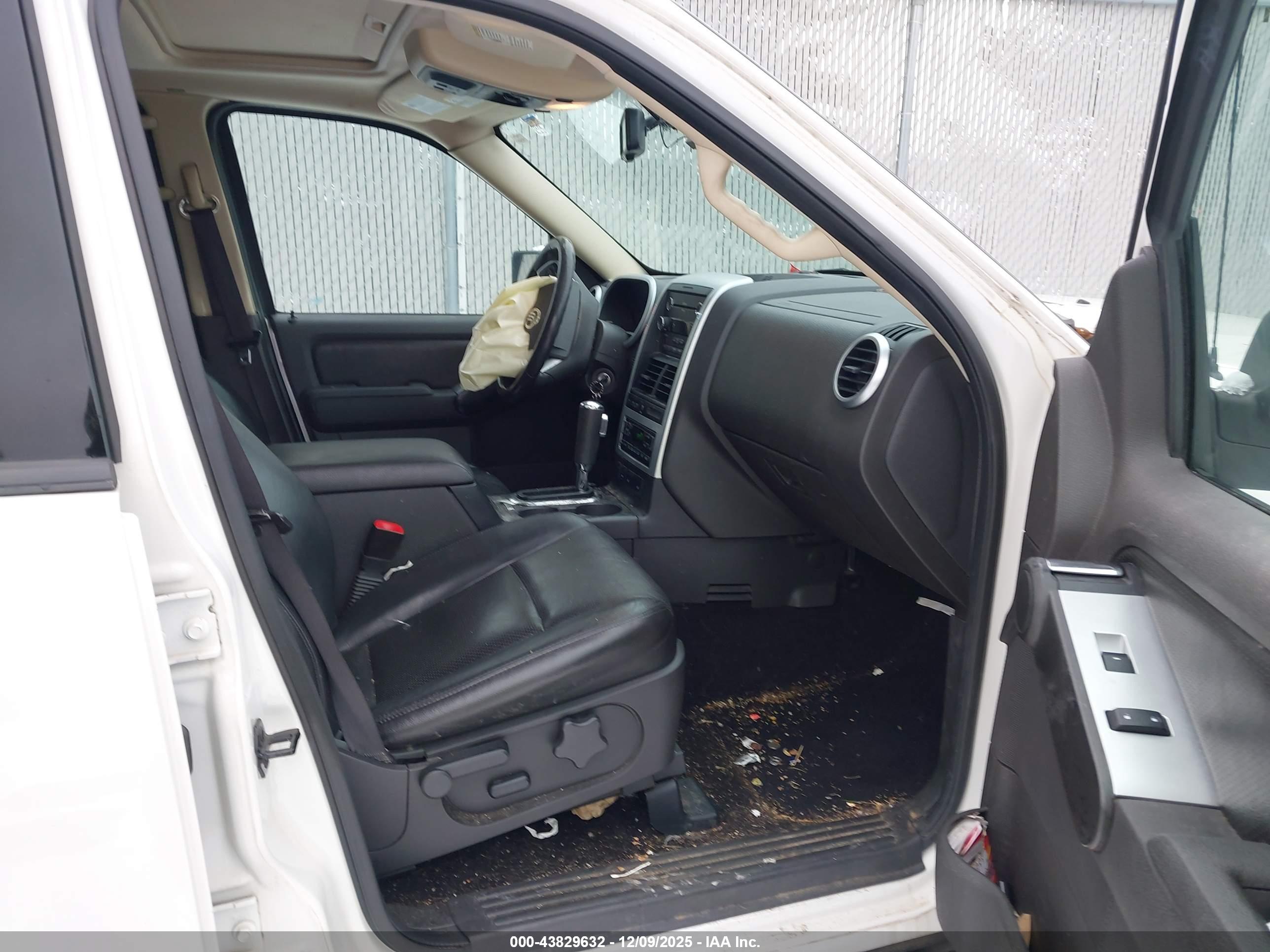 MERCURY MOUNTAINEER image 5