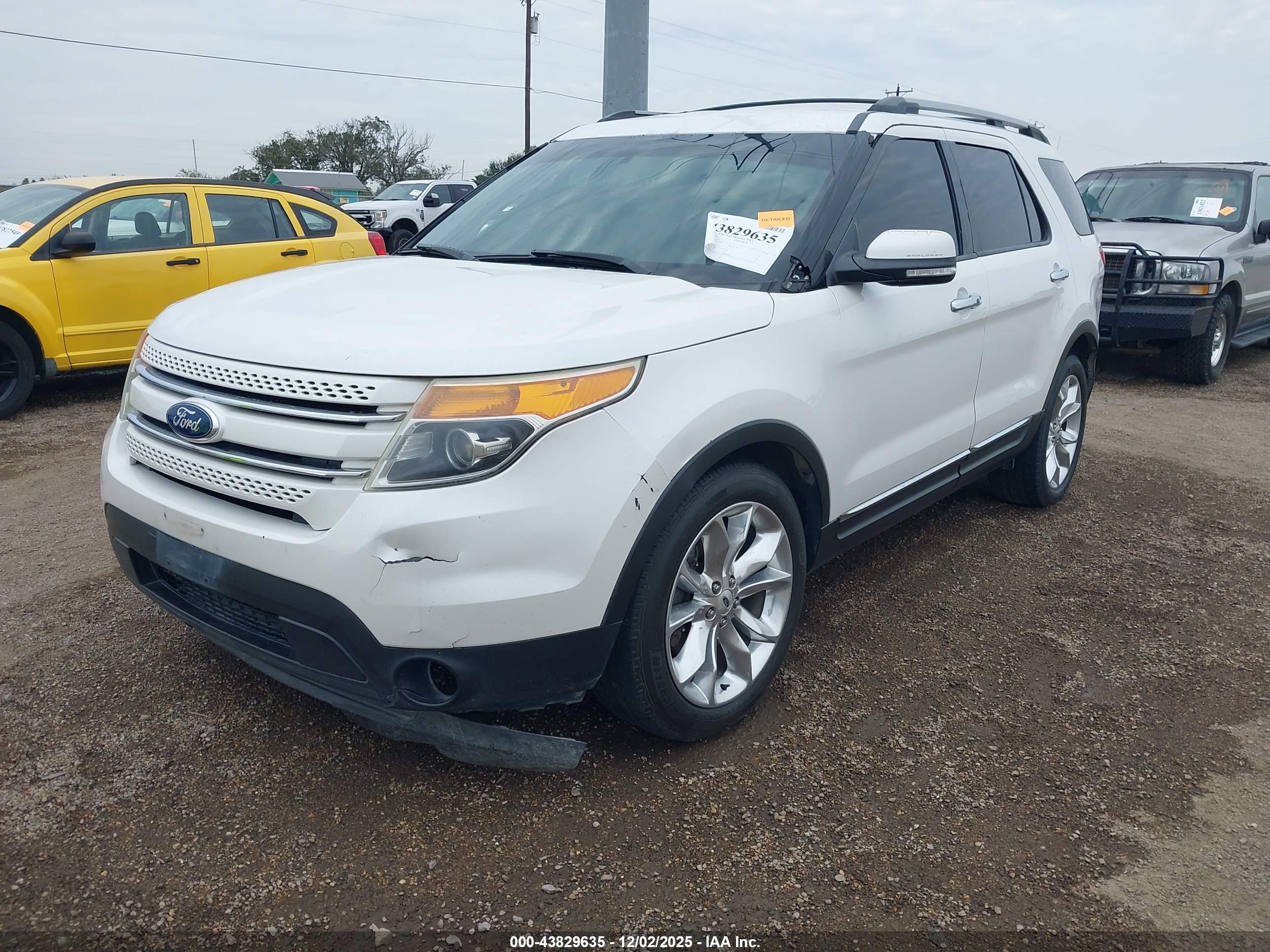 FORD EXPLORER image 2