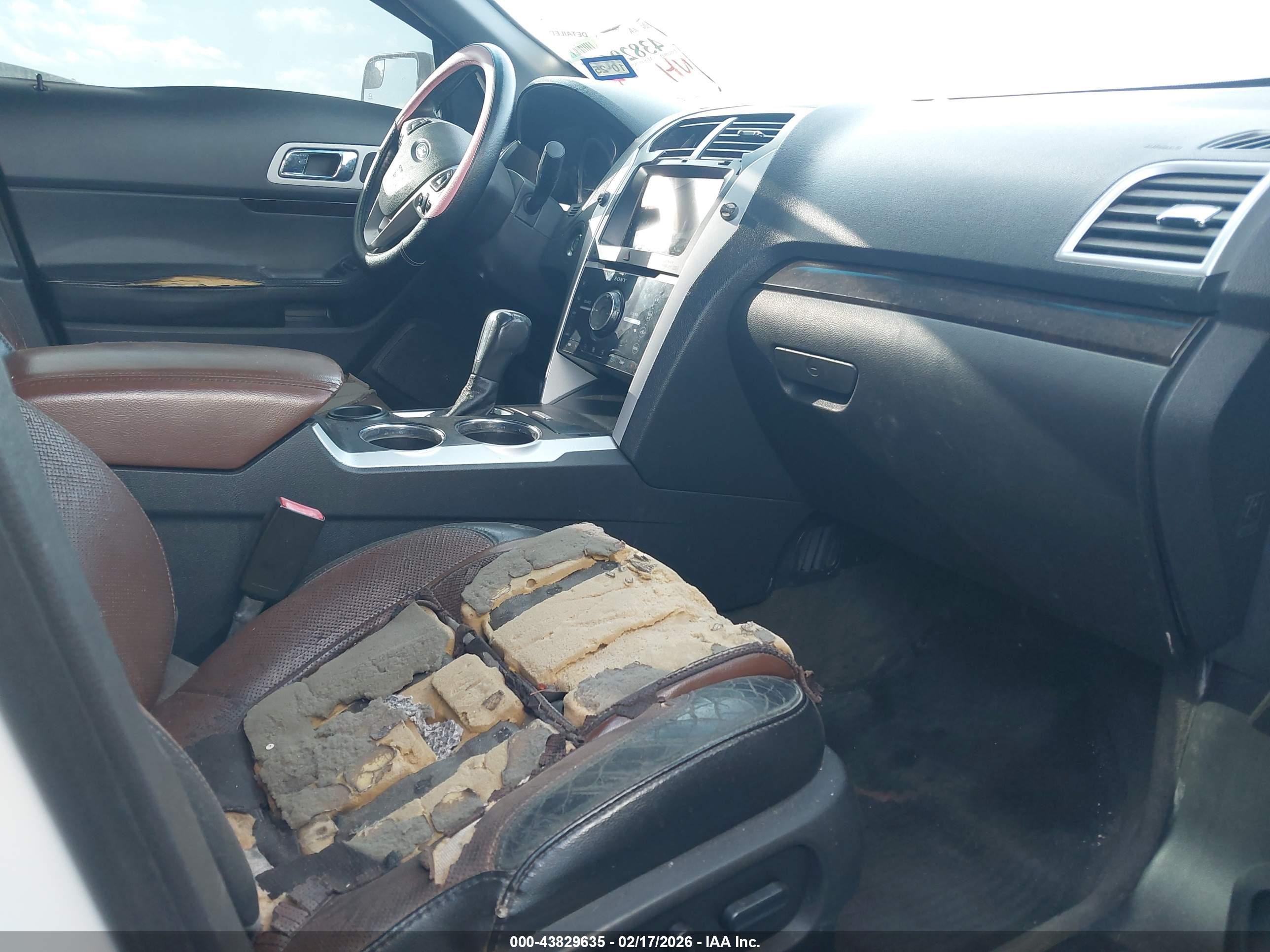 FORD EXPLORER image 5