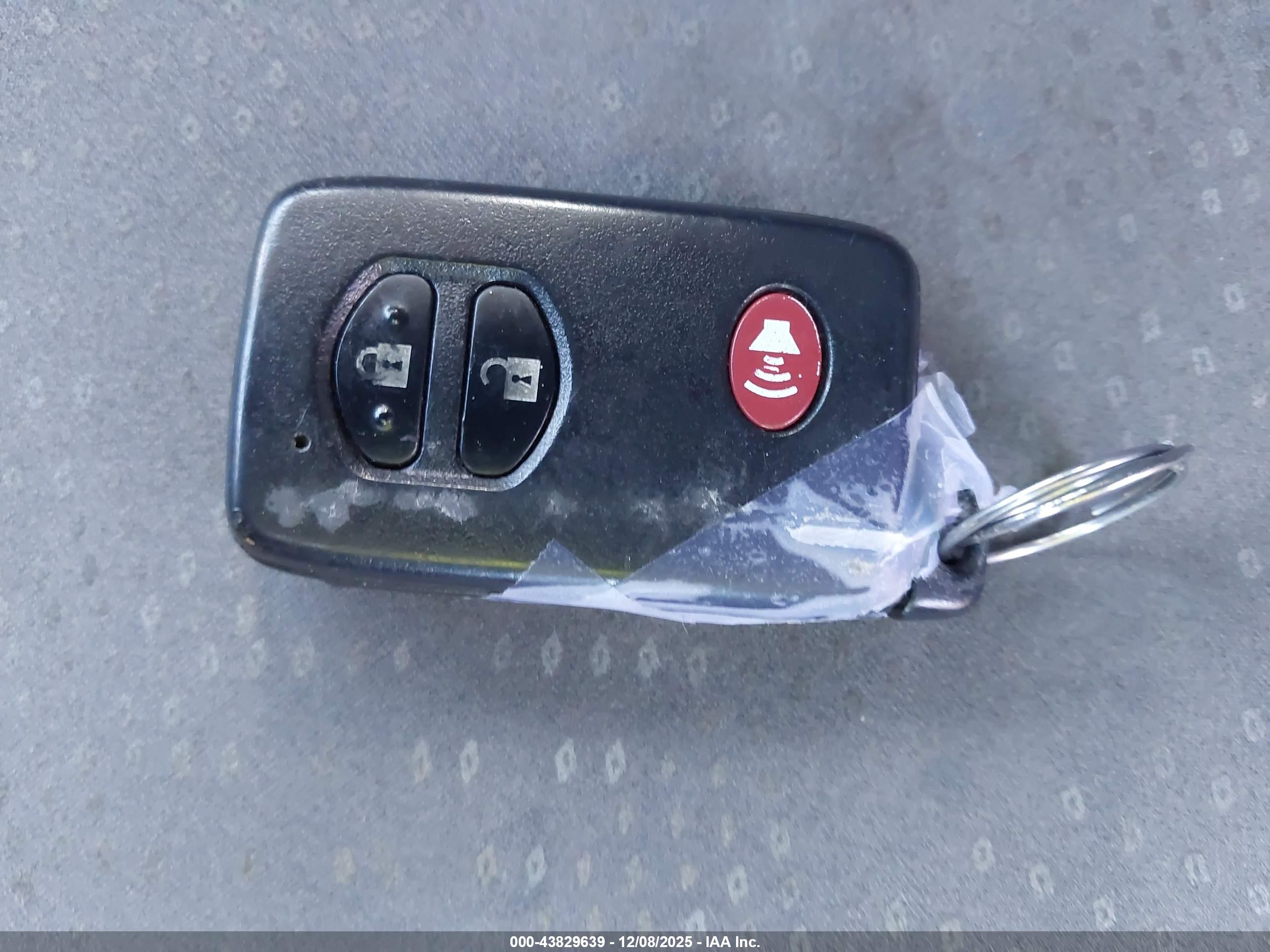 TOYOTA PRIUS image 11