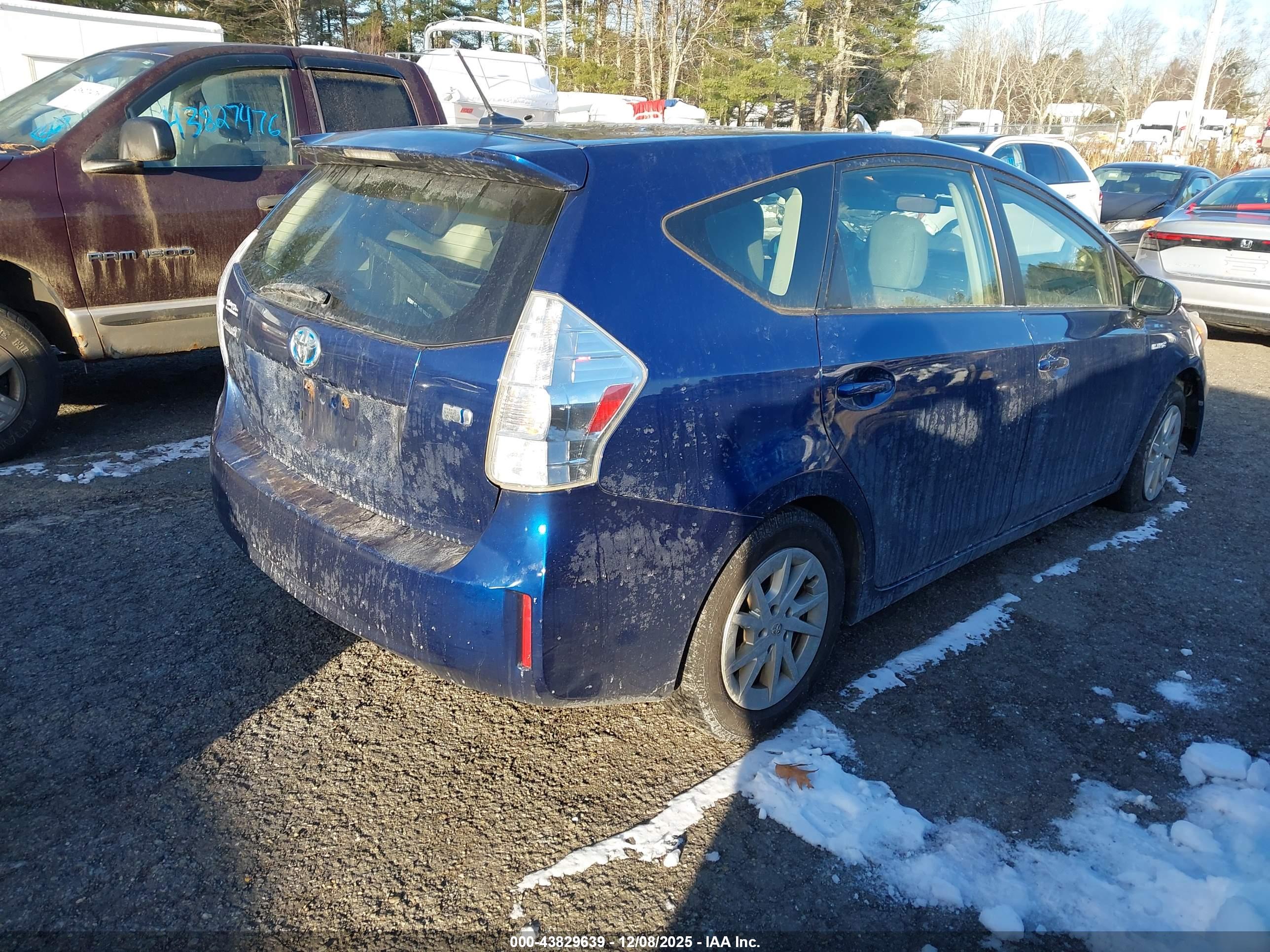 TOYOTA PRIUS image 4