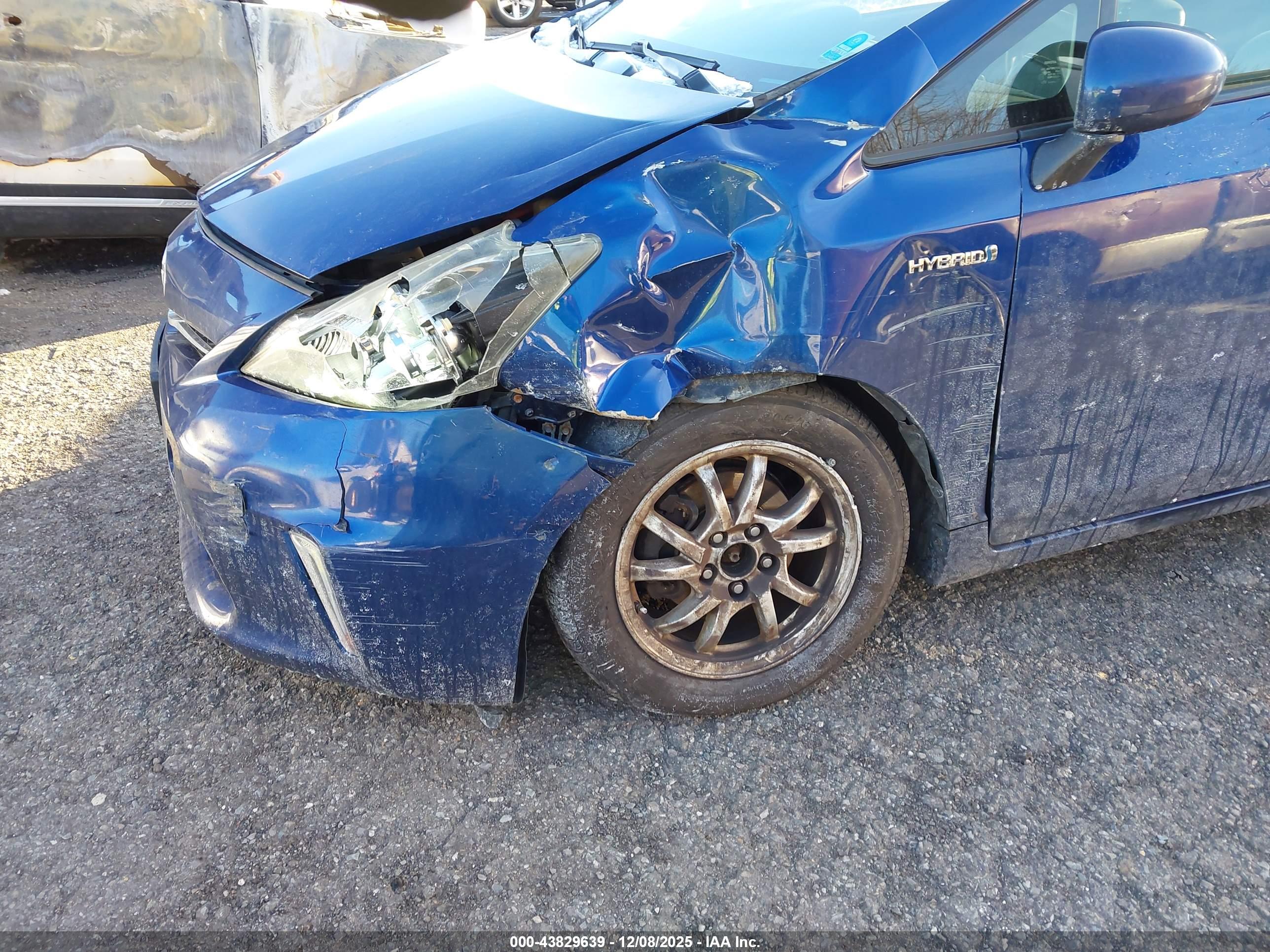 TOYOTA PRIUS image 6
