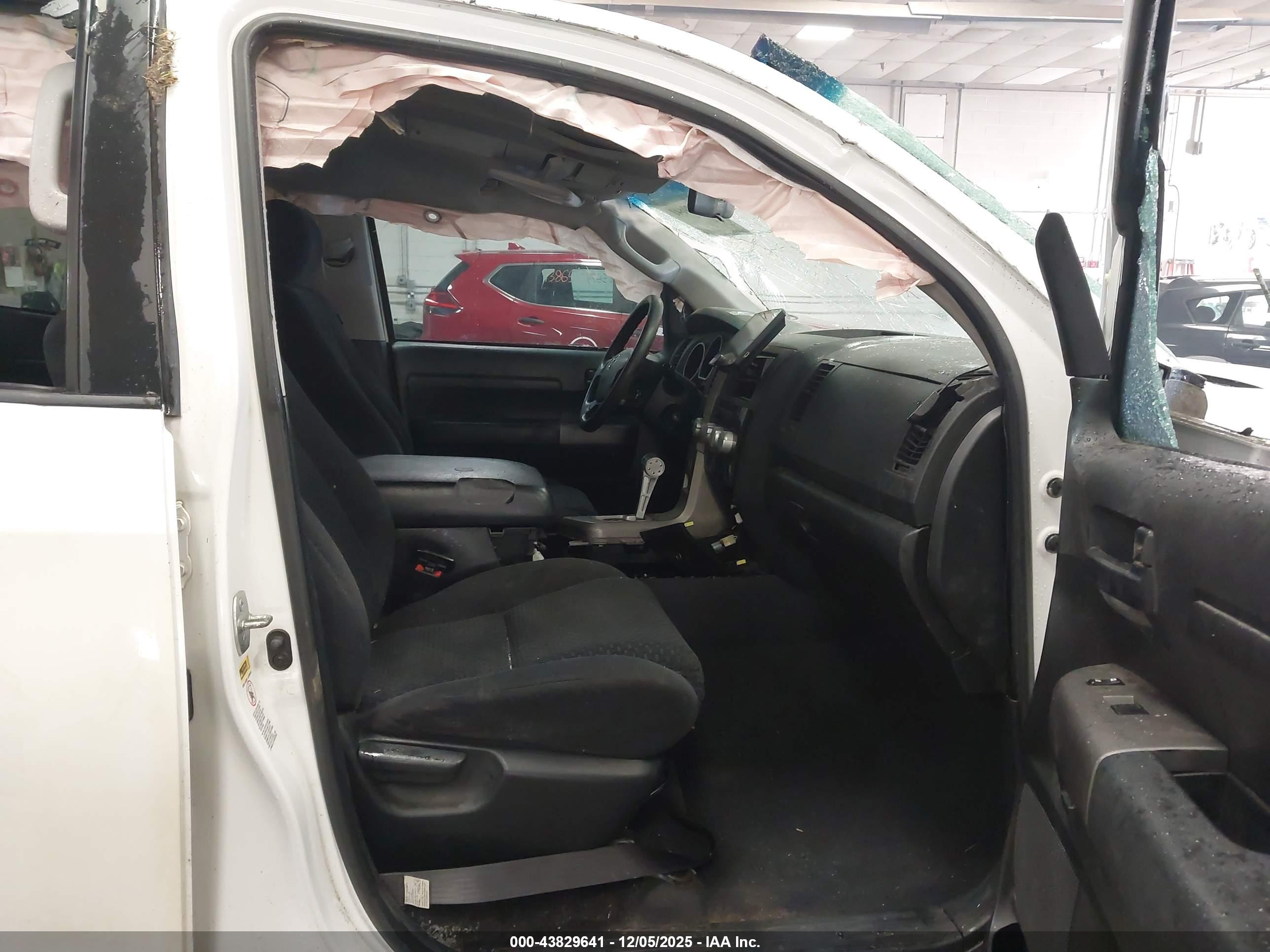 TOYOTA TUNDRA image 5