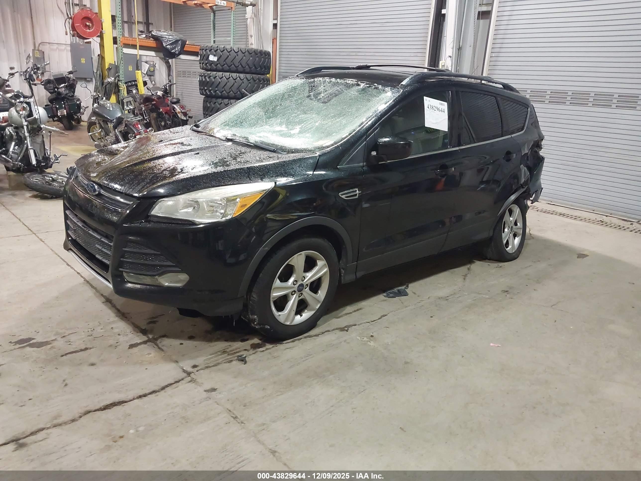 FORD ESCAPE image 2