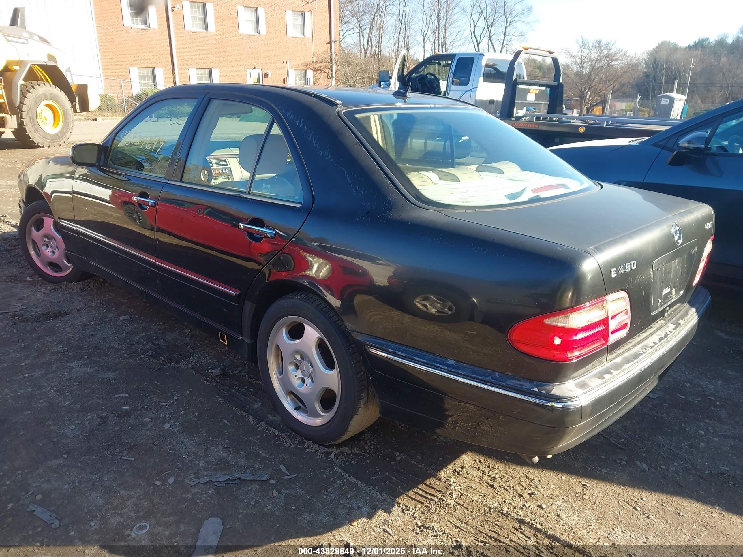 MERCEDES-BENZ E image 3
