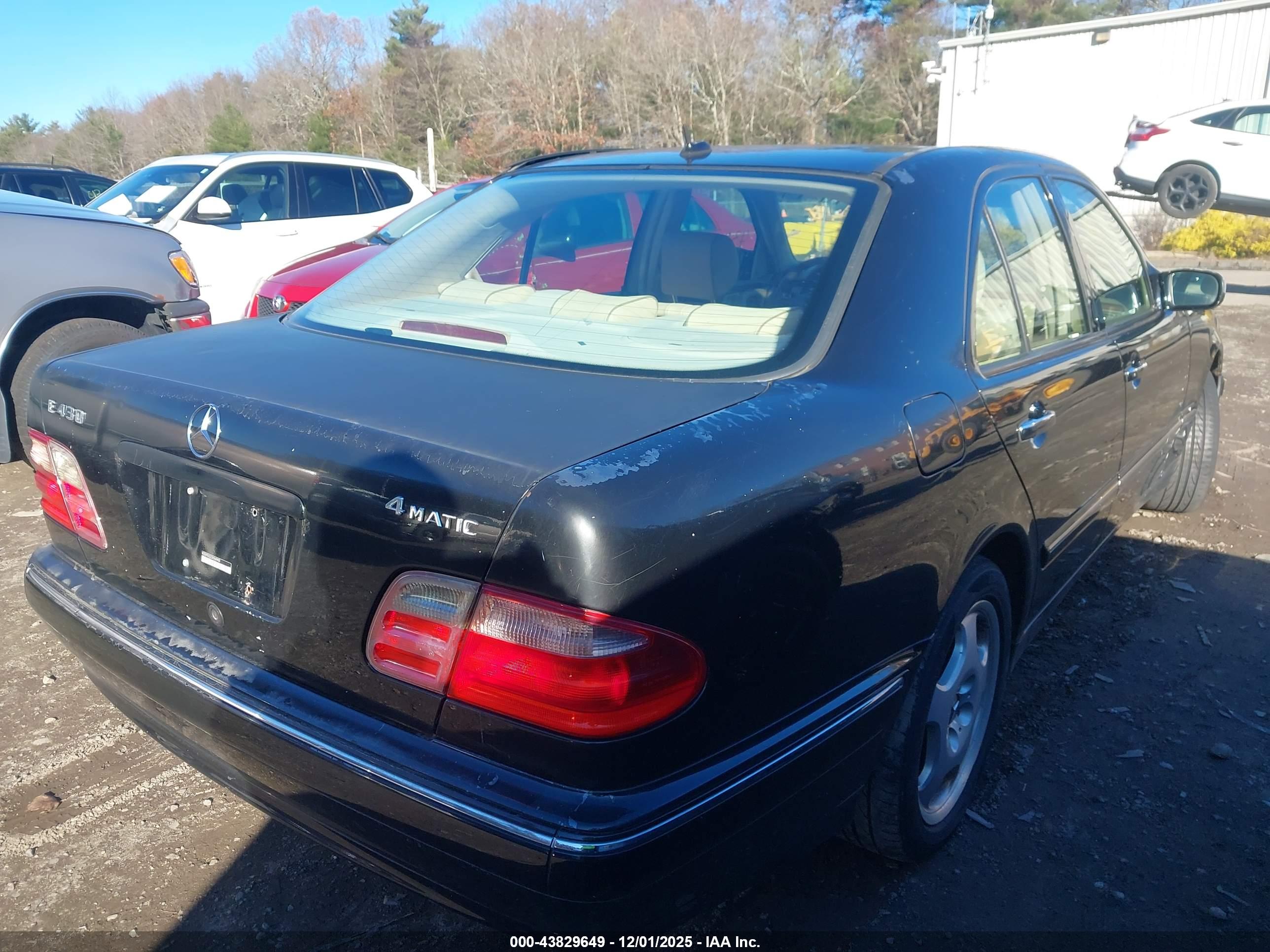 MERCEDES-BENZ E image 4