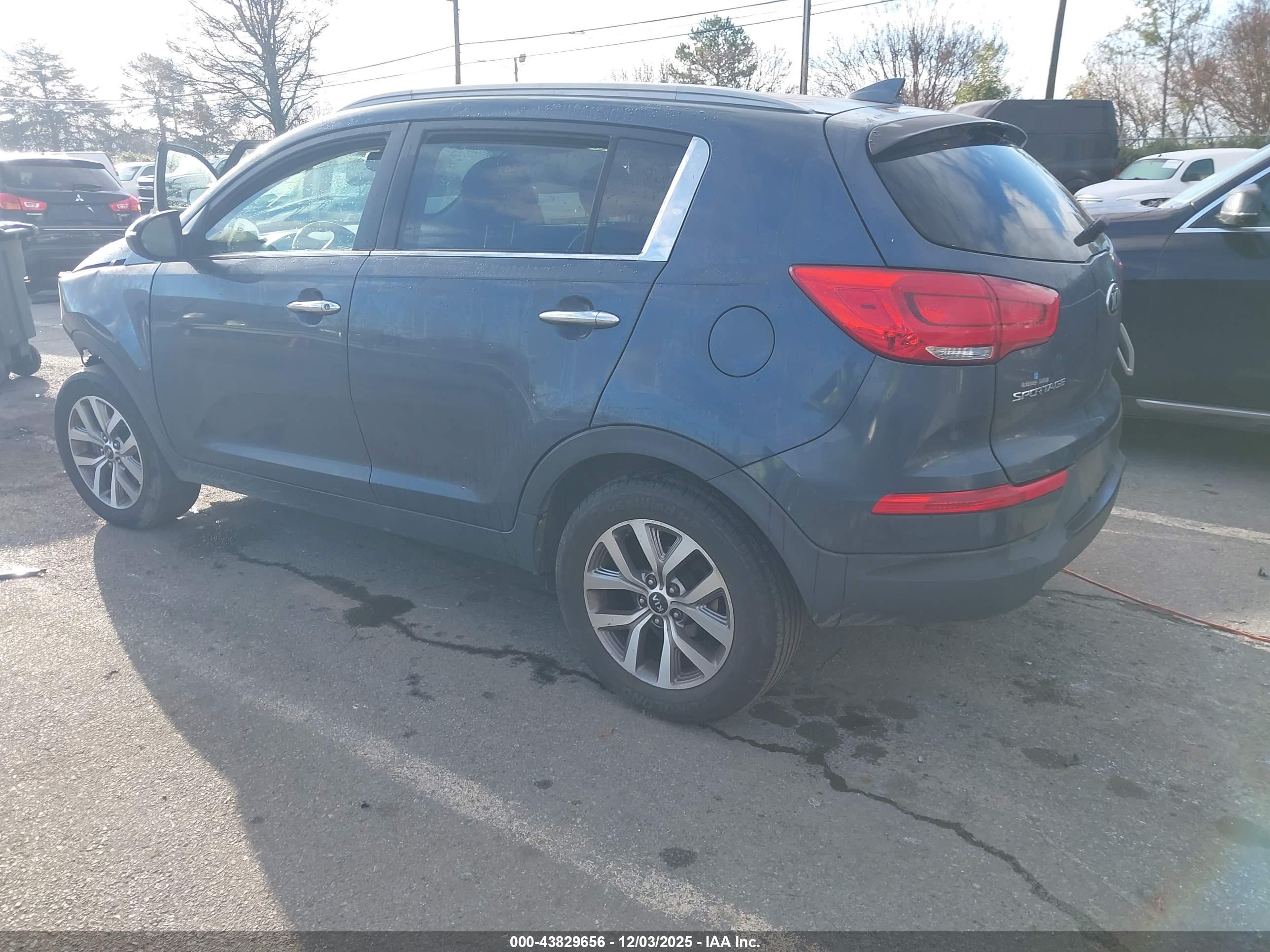 KIA SPORTAGE image 3