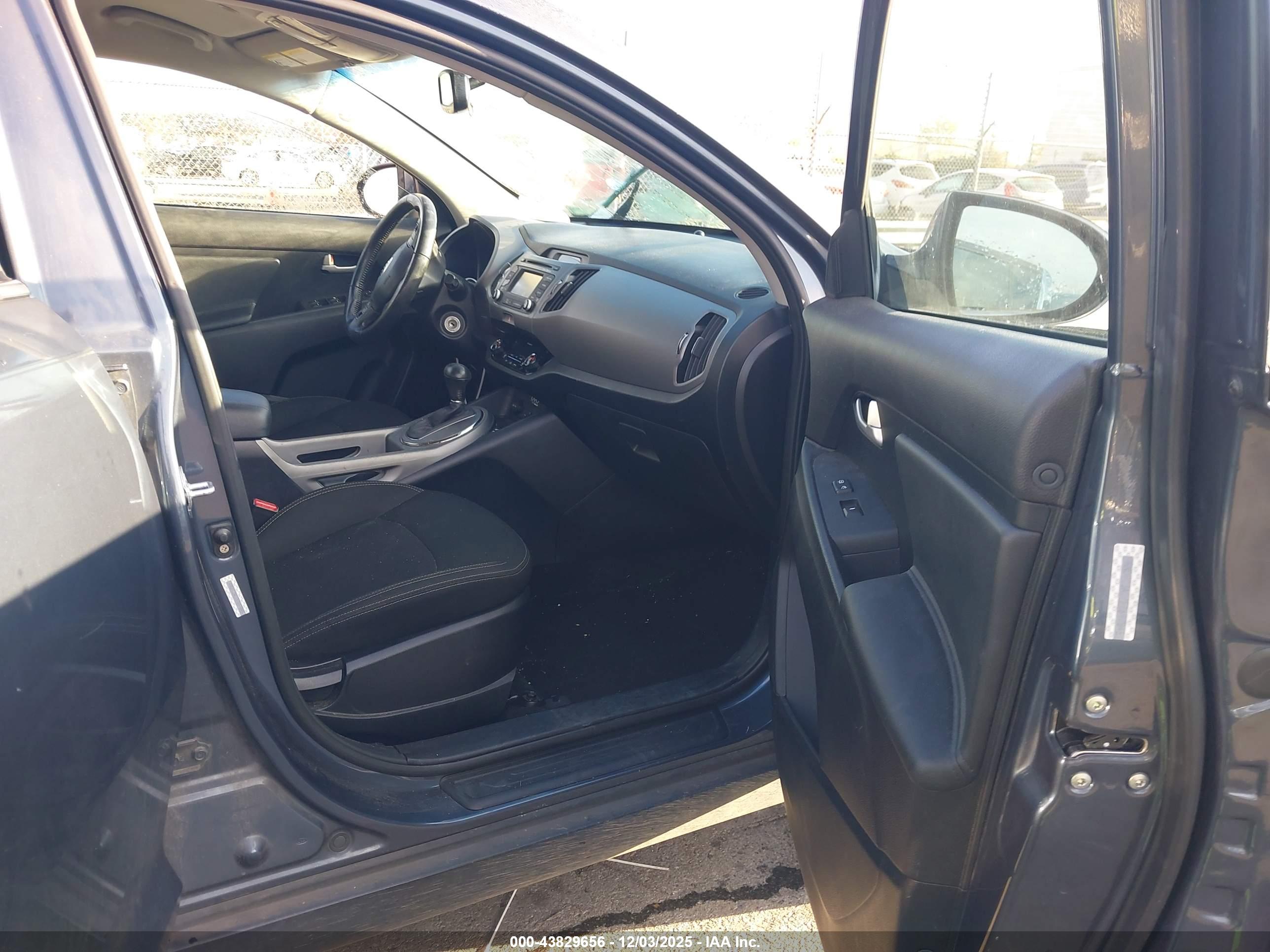 KIA SPORTAGE image 5