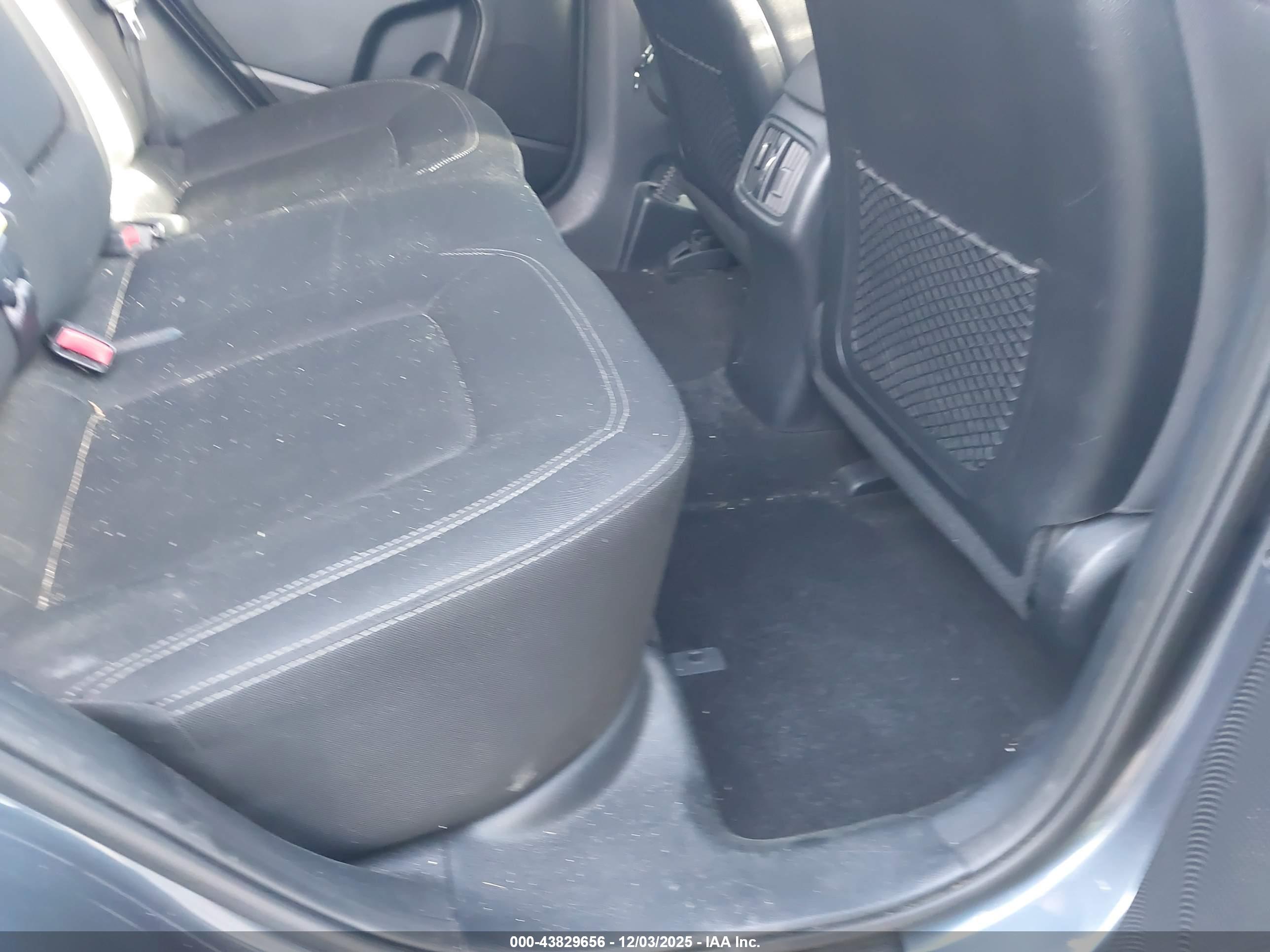 KIA SPORTAGE image 8