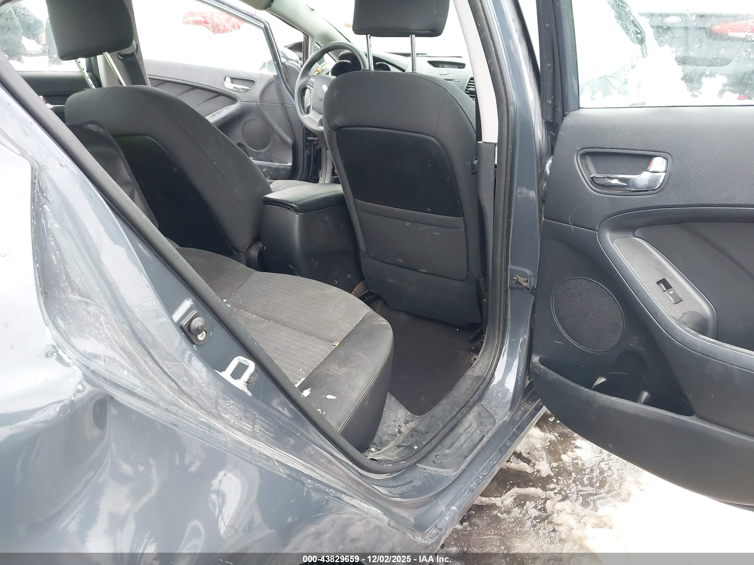 KIA FORTE image 8