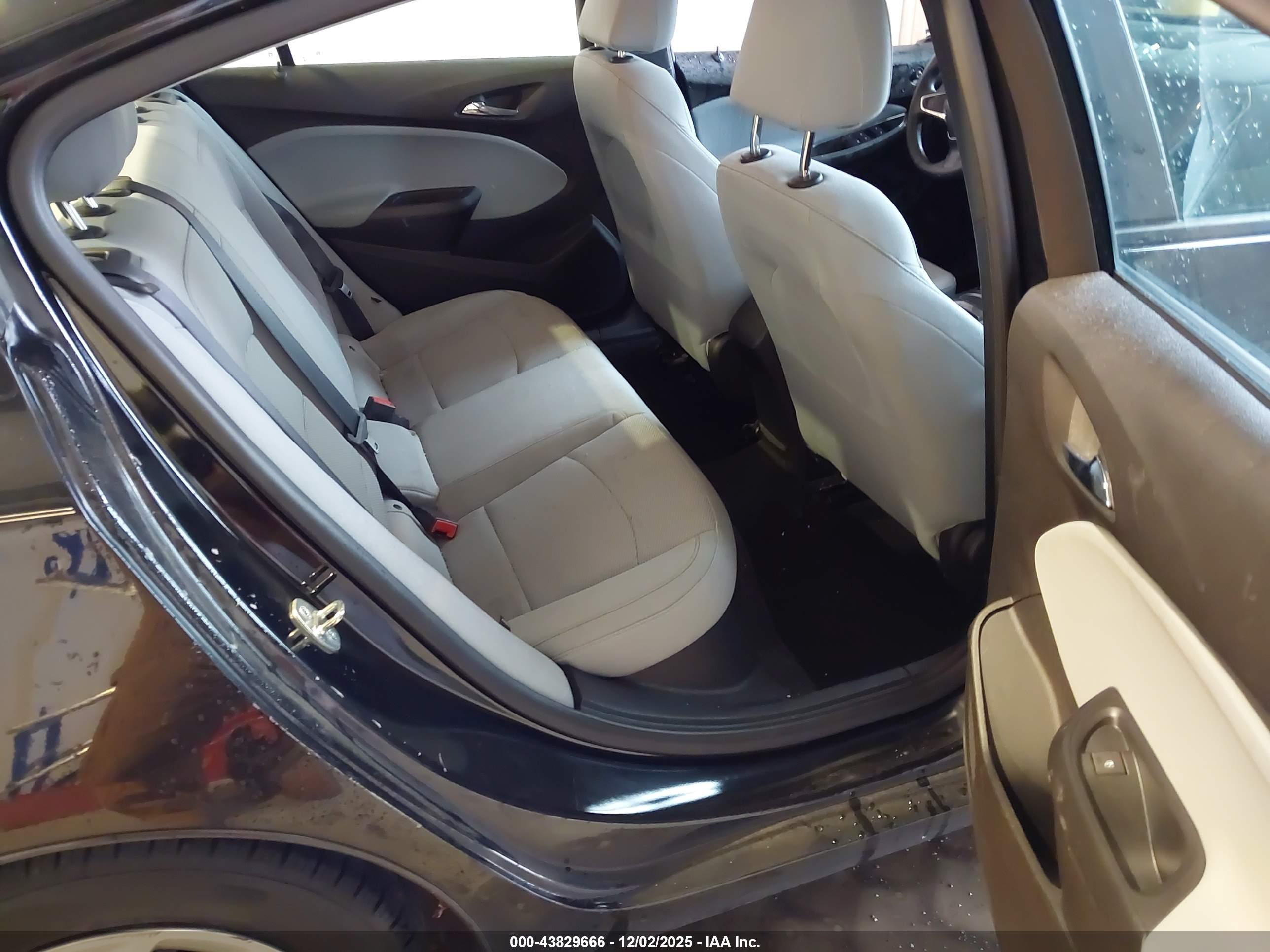 CHEVROLET CRUZE image 8