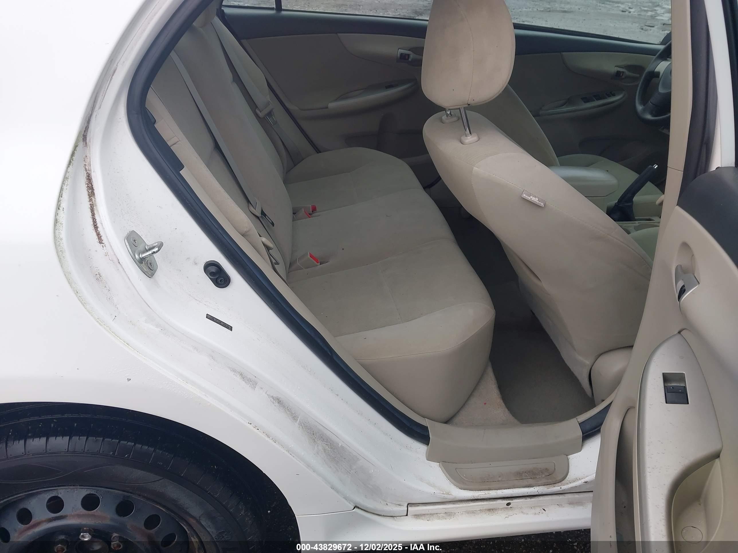 TOYOTA COROLLA image 8