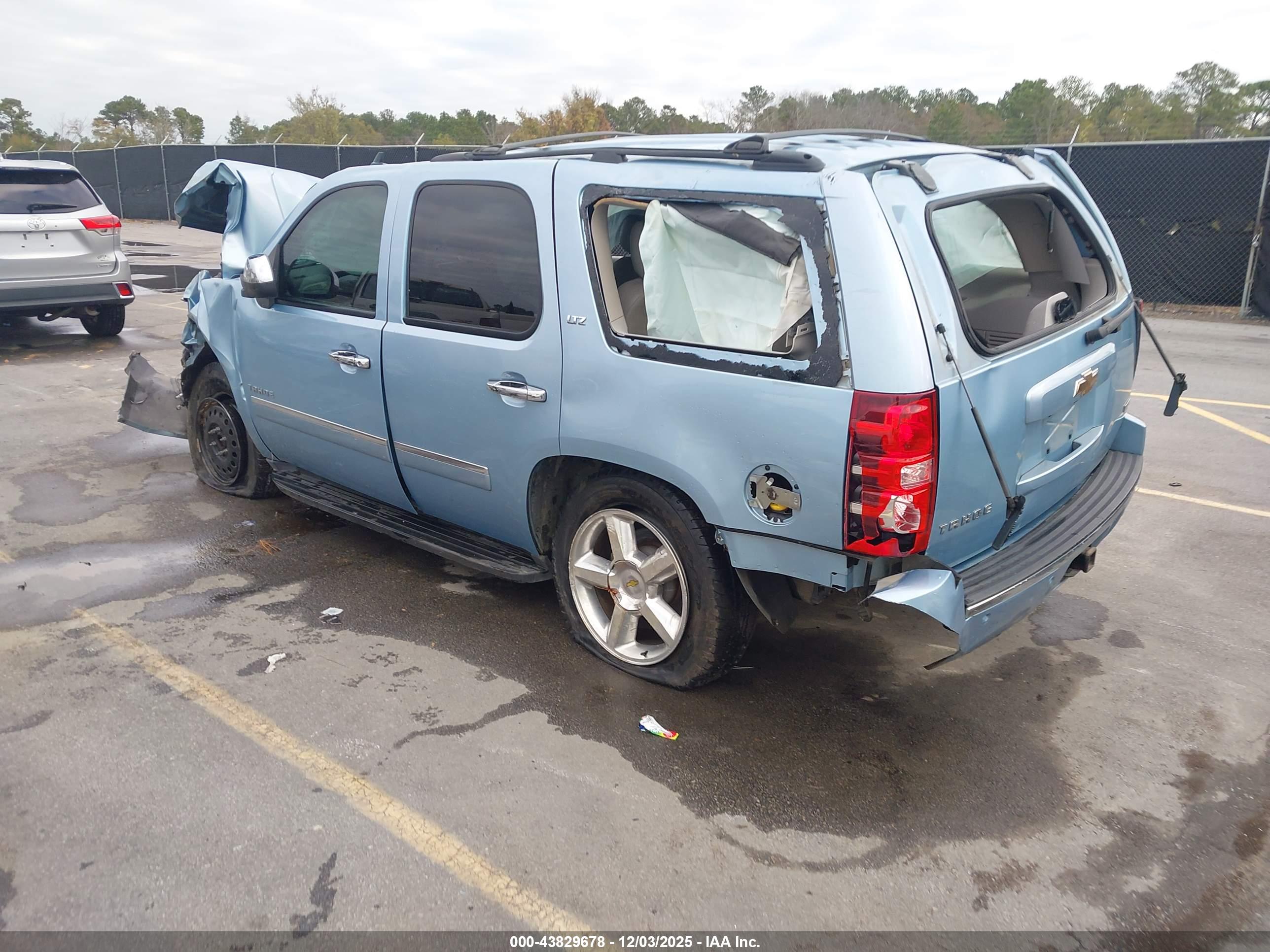 CHEVROLET TAHOE image 3