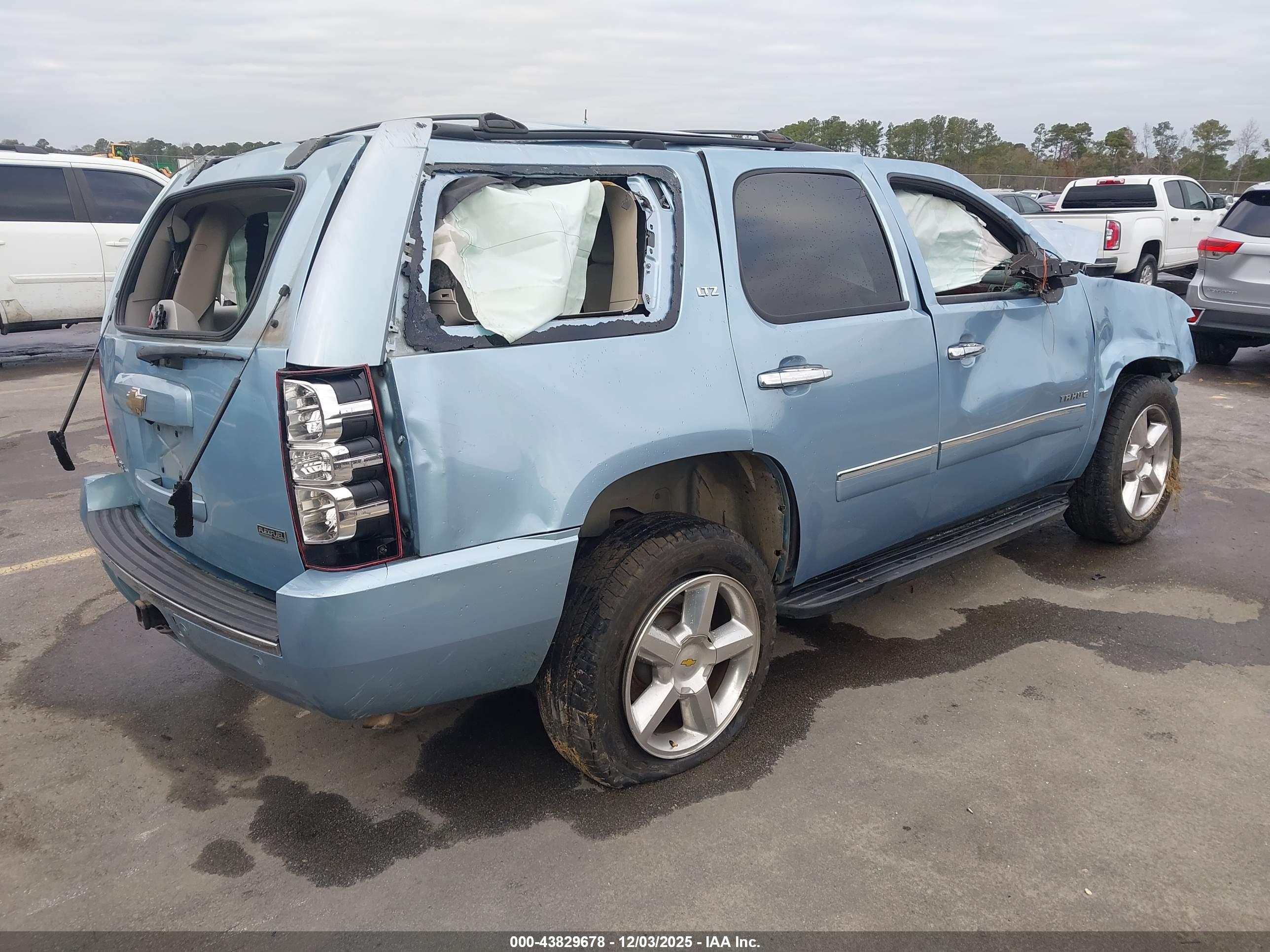 CHEVROLET TAHOE image 4