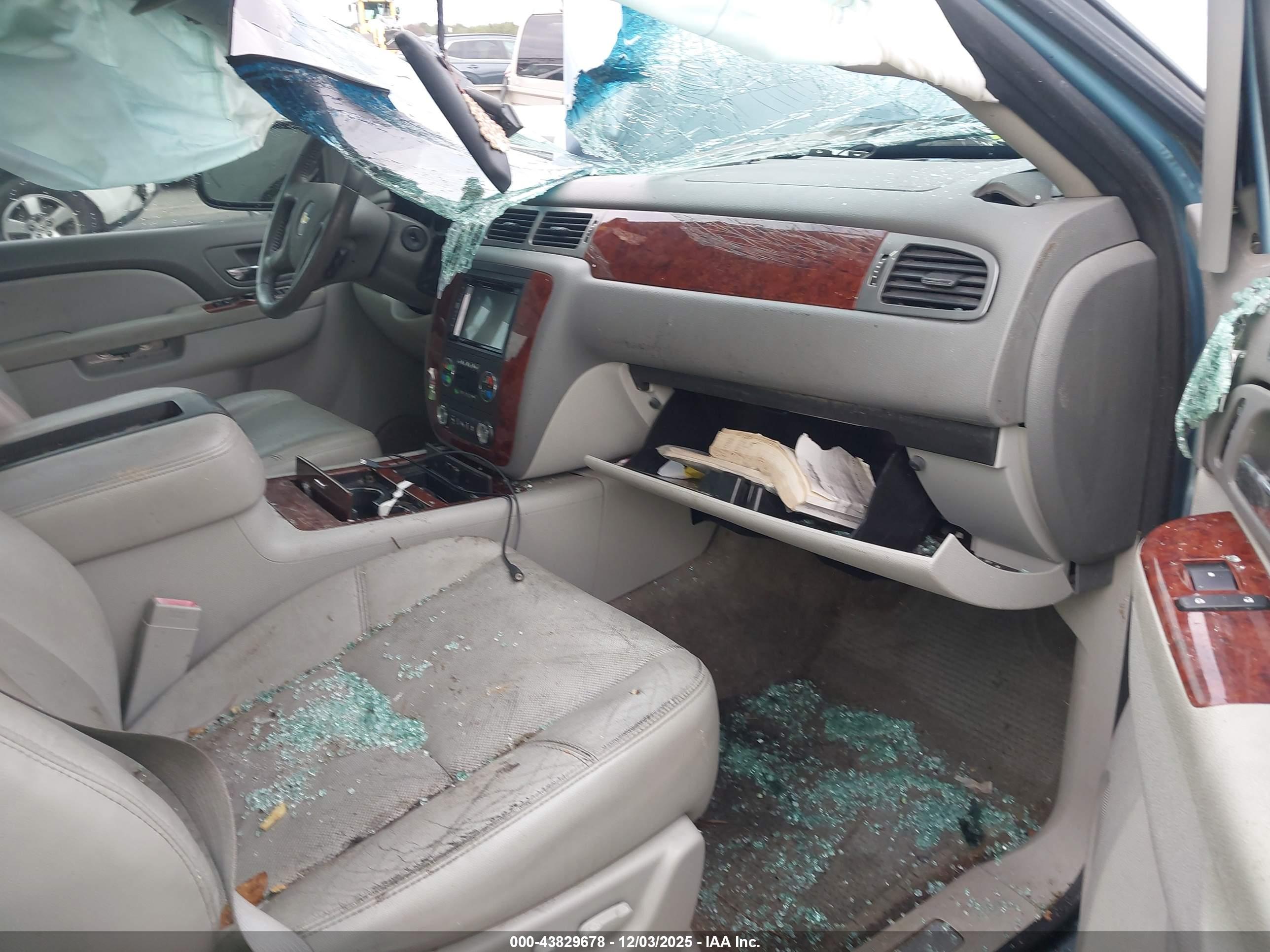 CHEVROLET TAHOE image 5