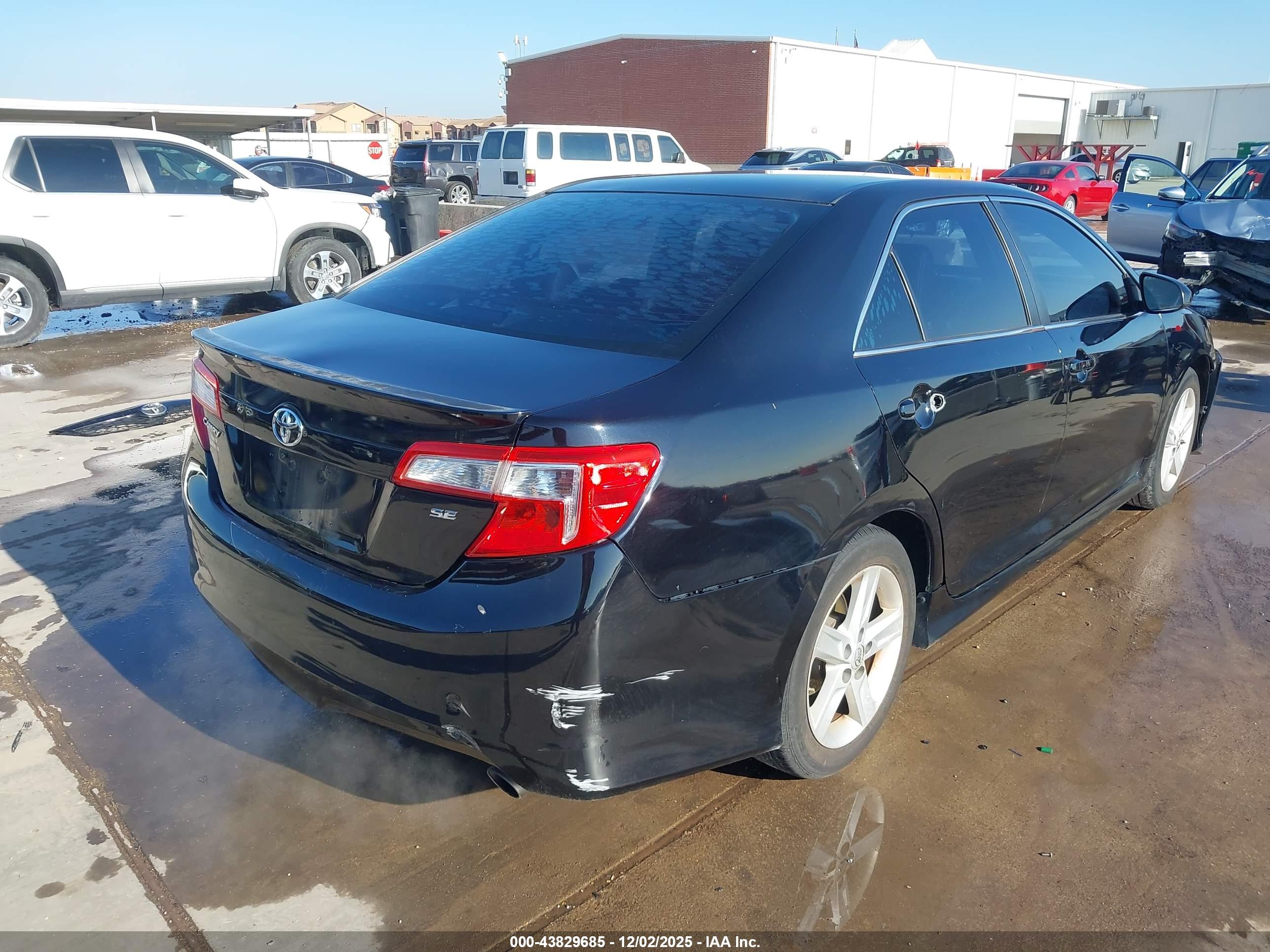 TOYOTA CAMRY image 4