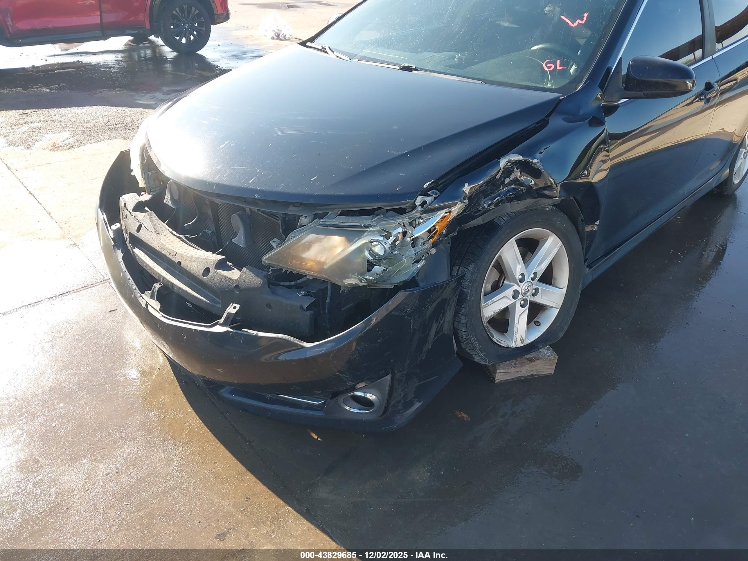 TOYOTA CAMRY image 6