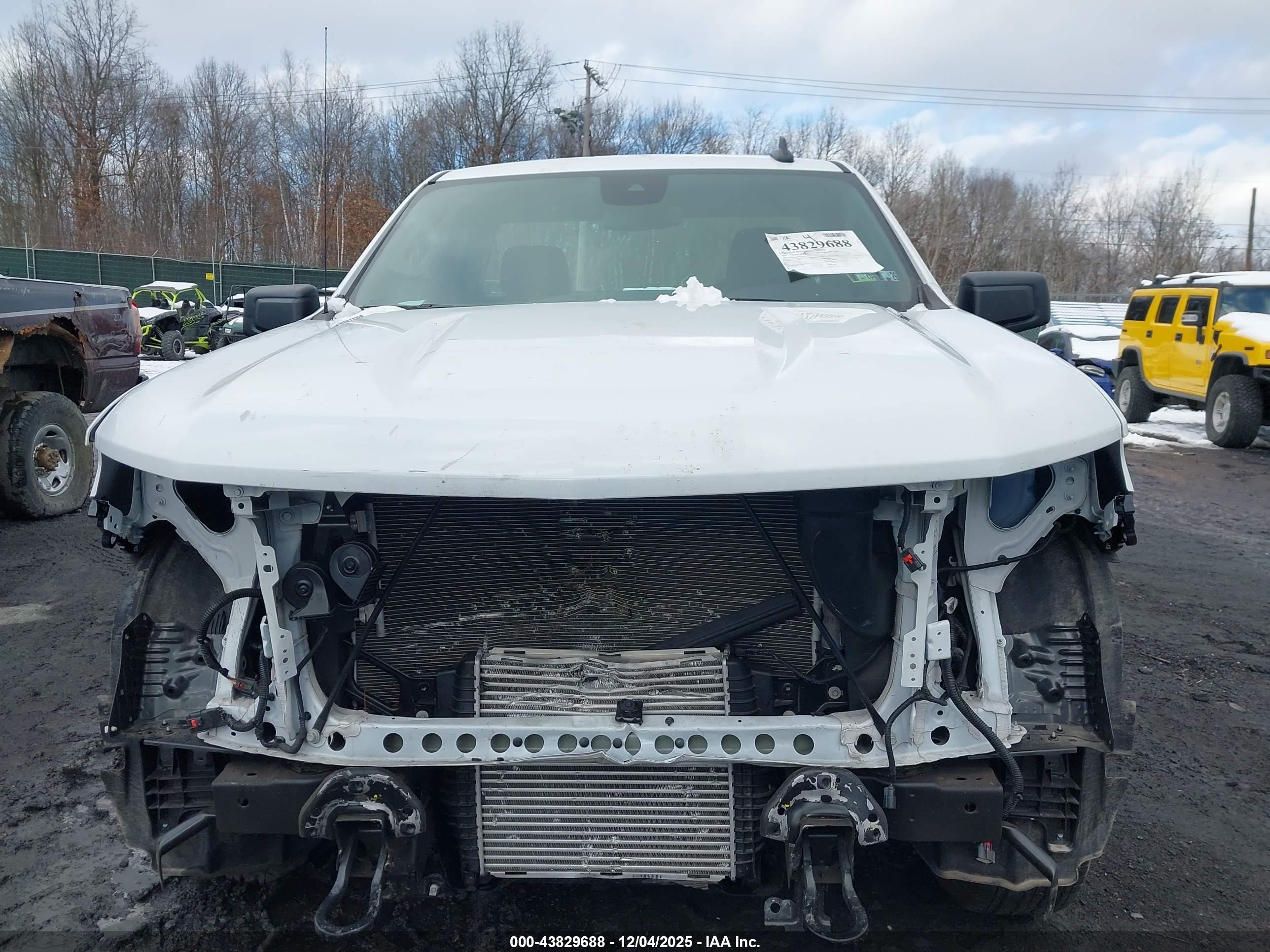 CHEVROLET SILVERADO image 6