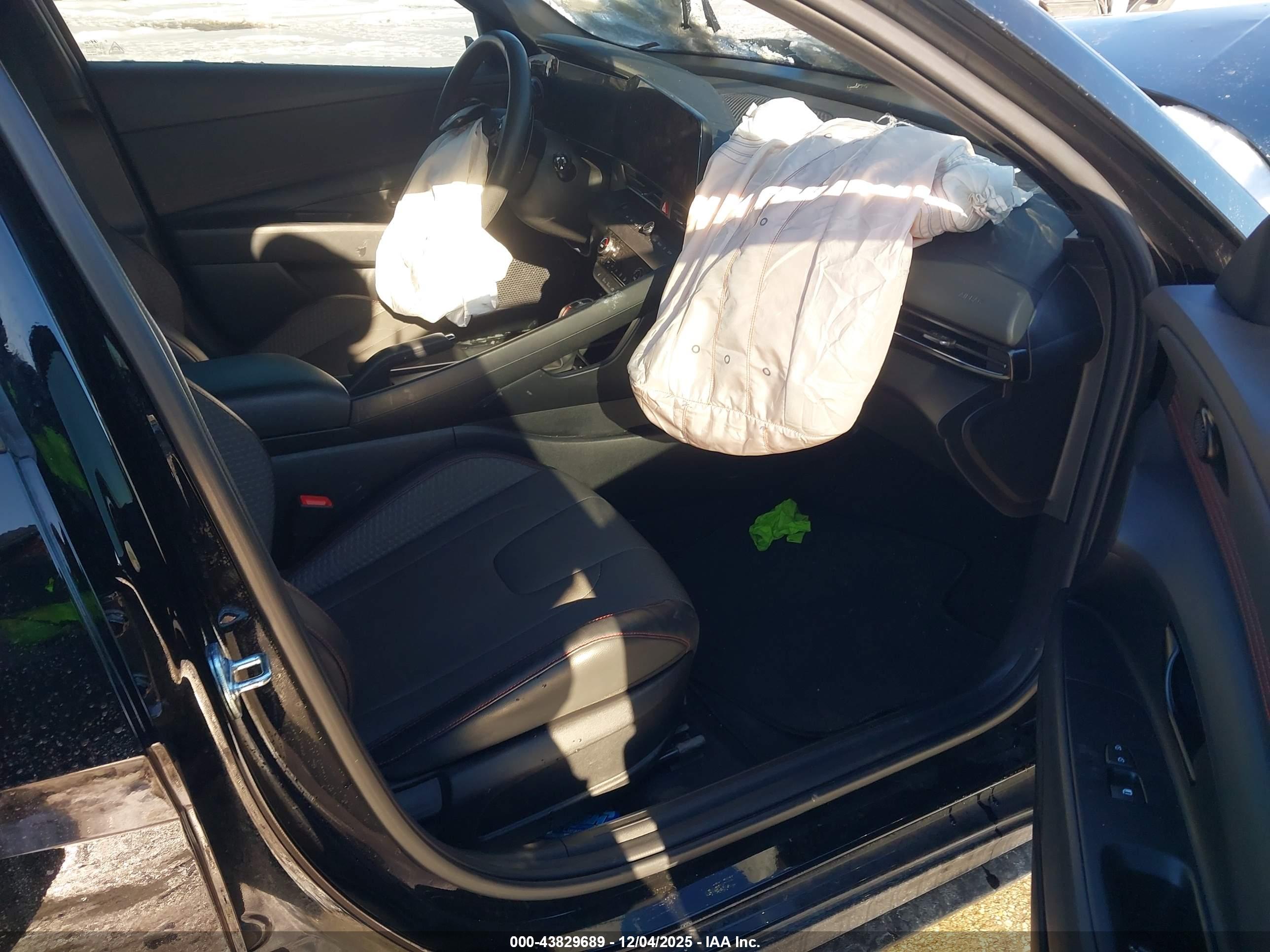 HYUNDAI ELANTRA image 5