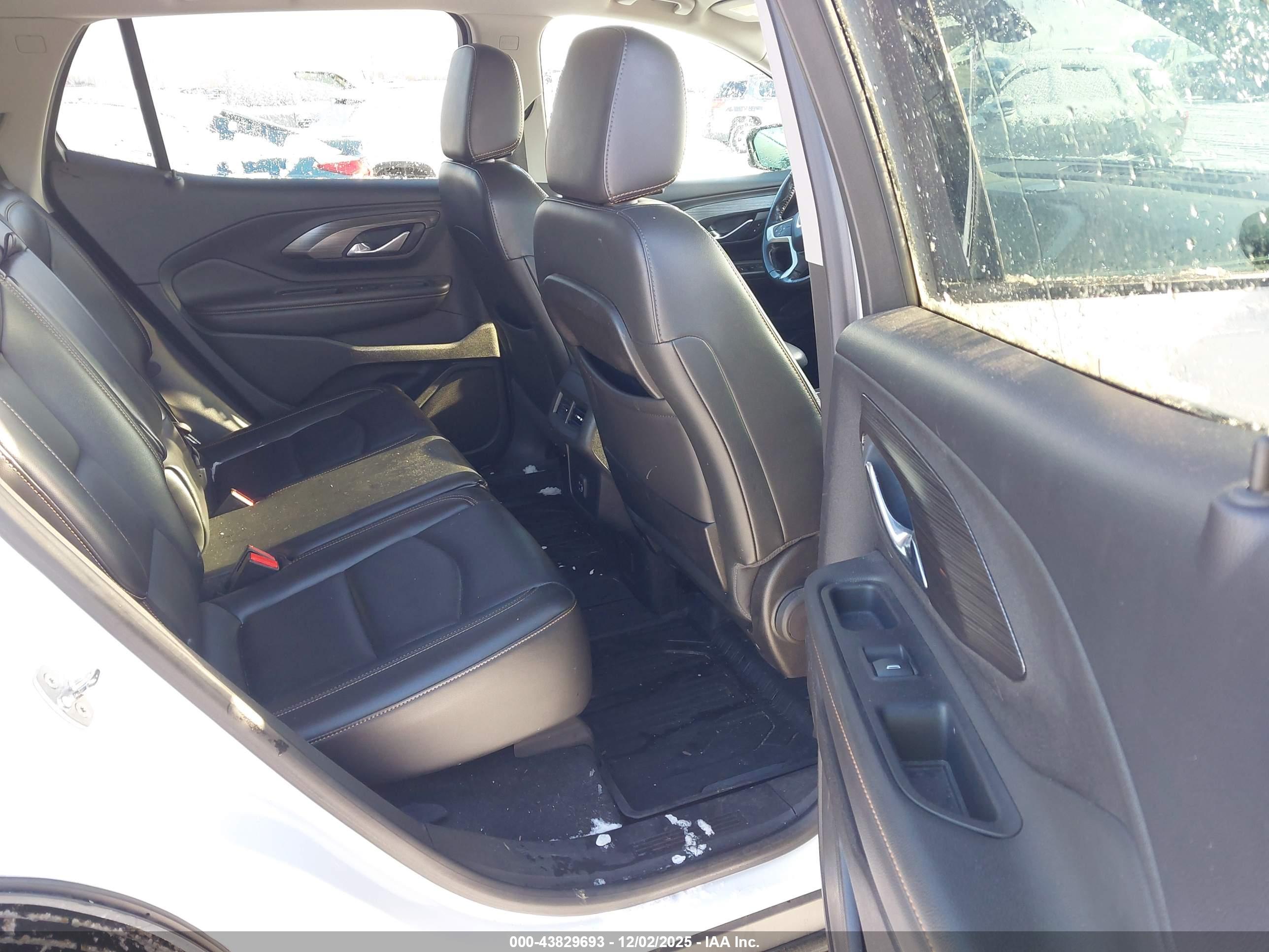 GMC TERRAIN image 8