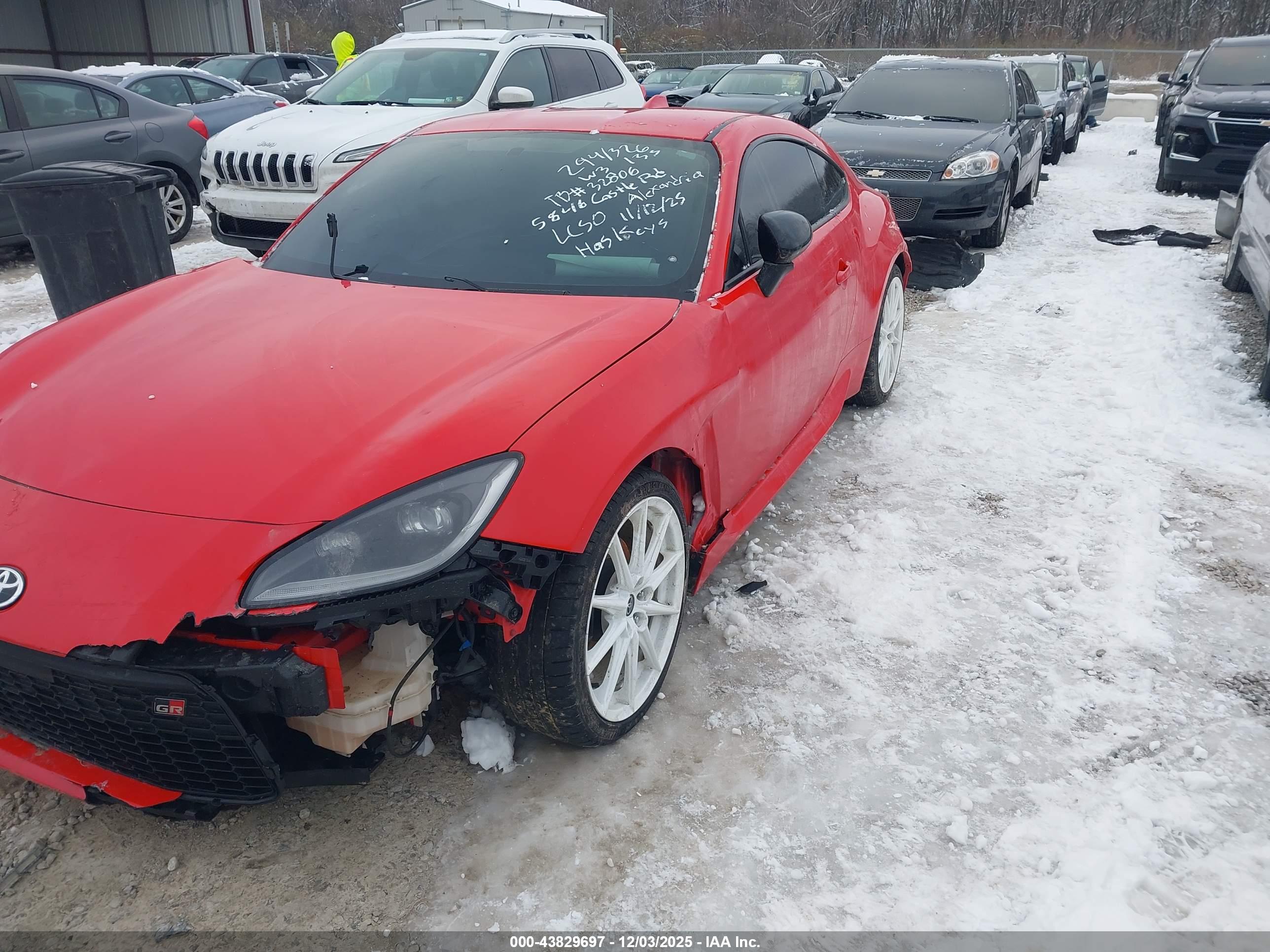 TOYOTA GR86 image 2