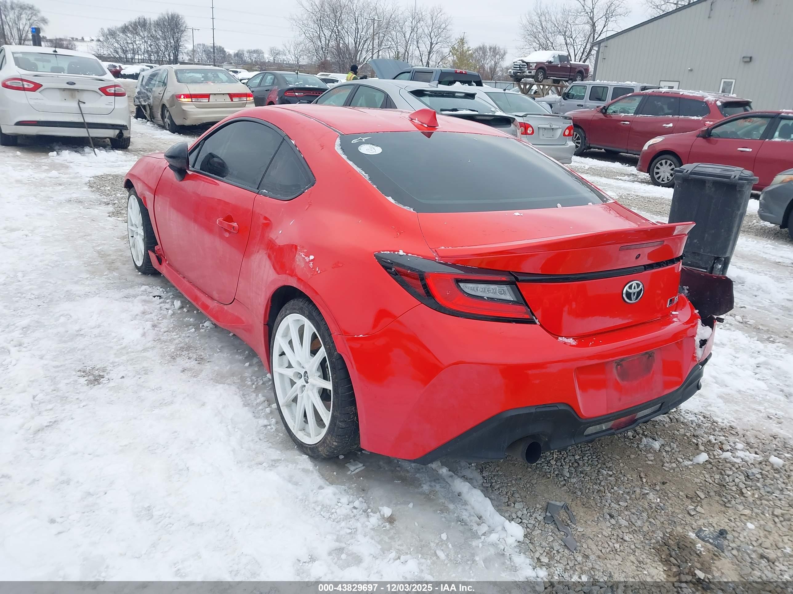 TOYOTA GR86 image 3