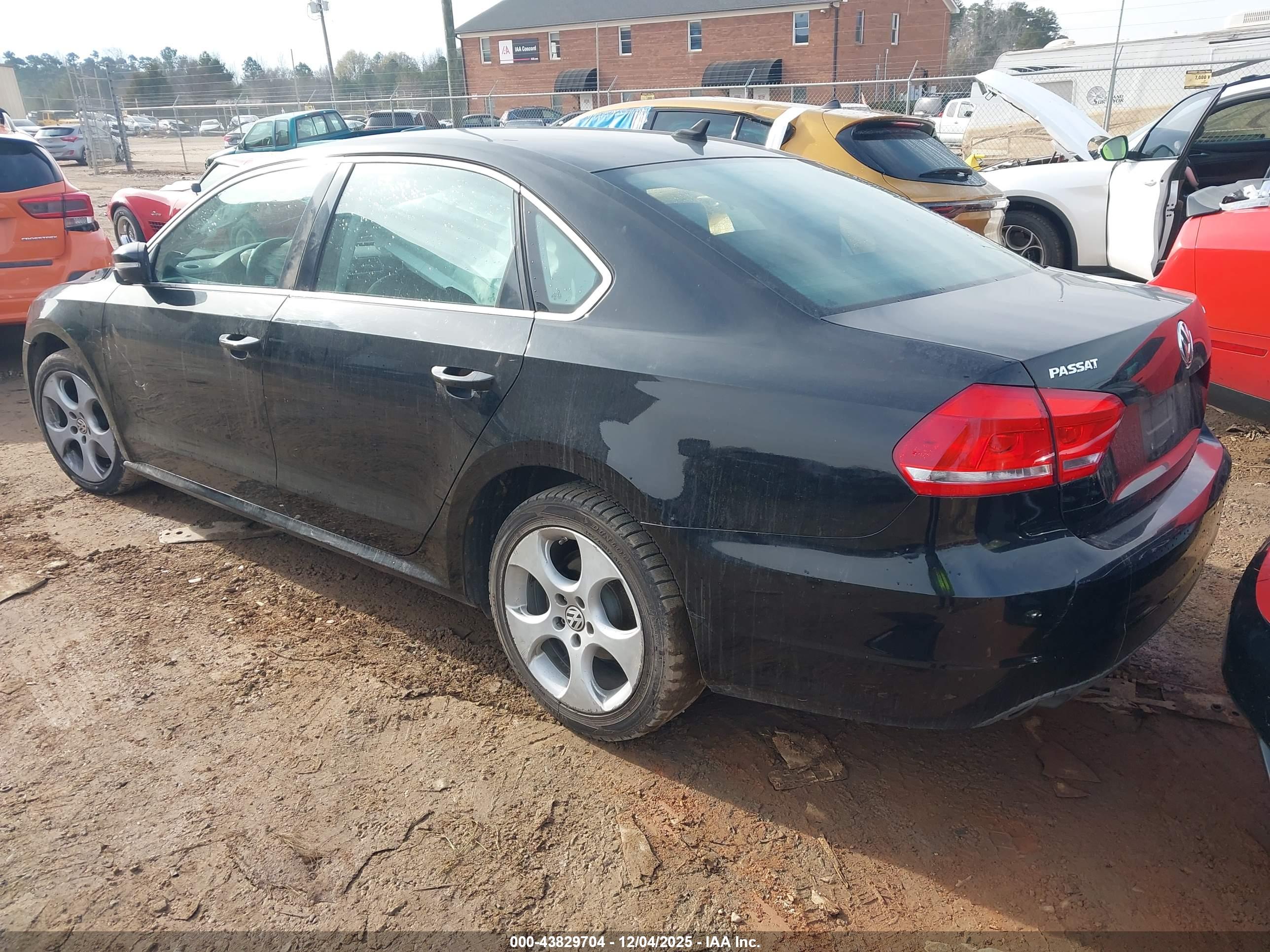 VOLKSWAGEN PASSAT image 3