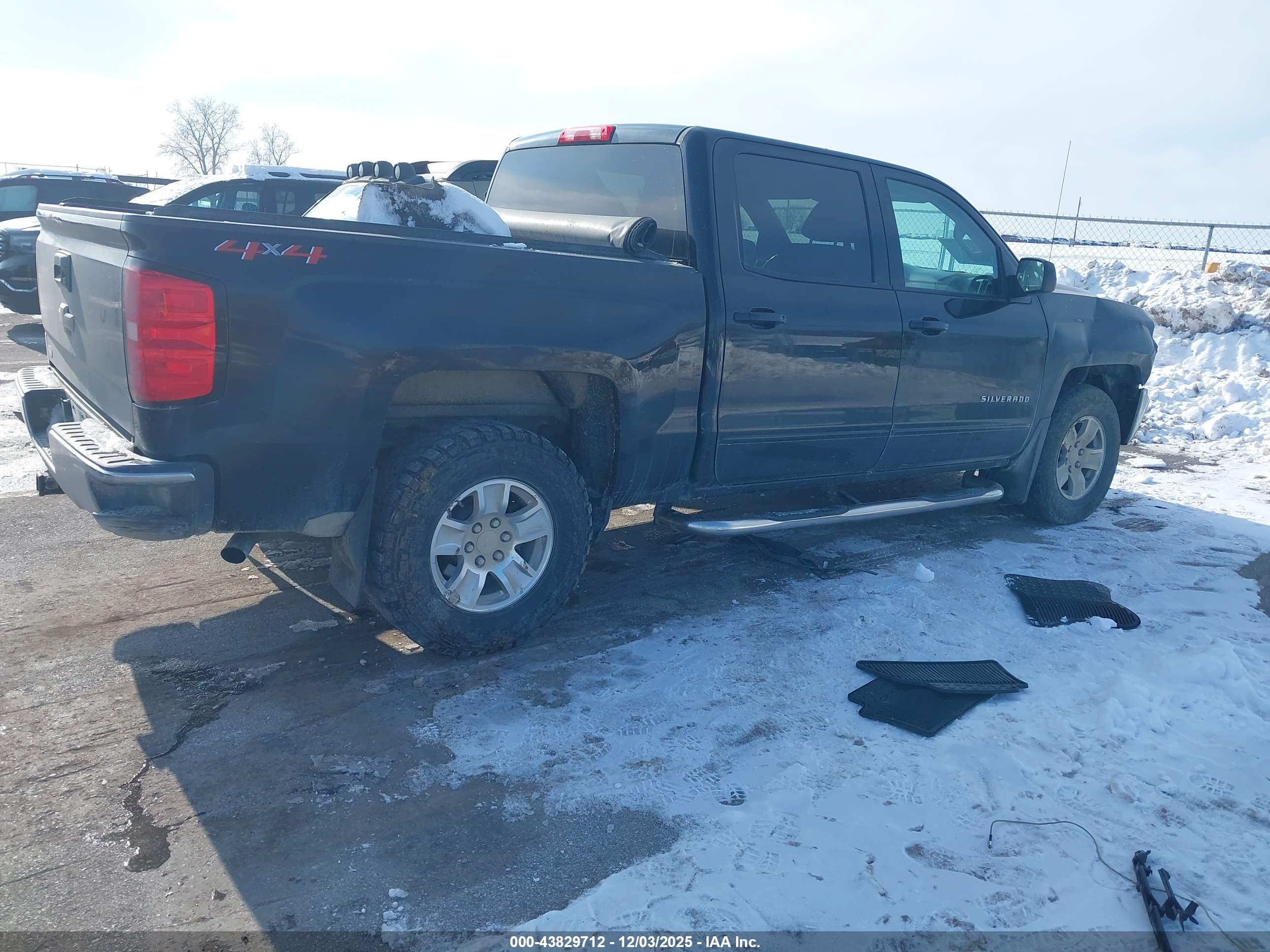 CHEVROLET SILVERADO image 4