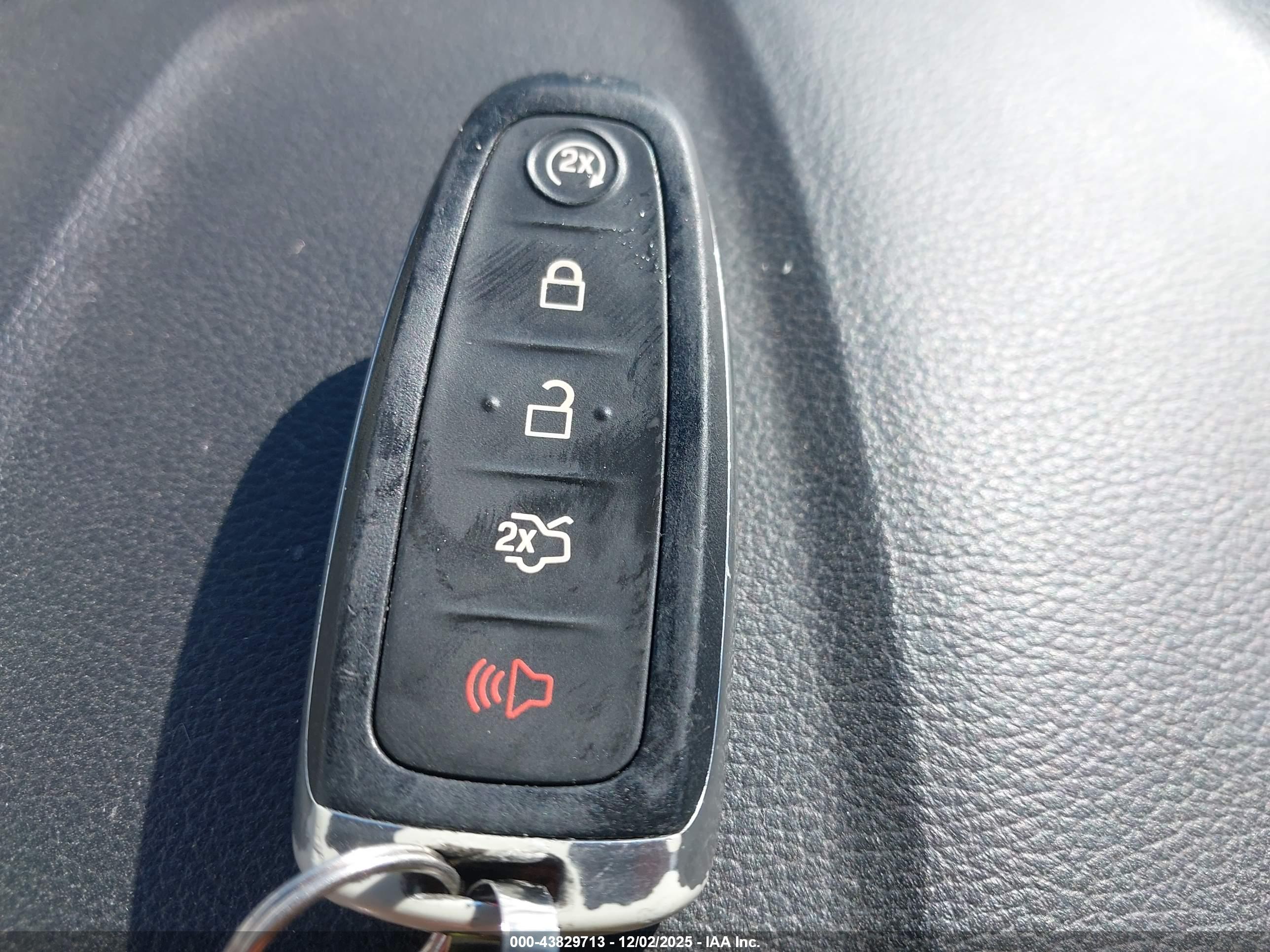 FORD ESCAPE image 11