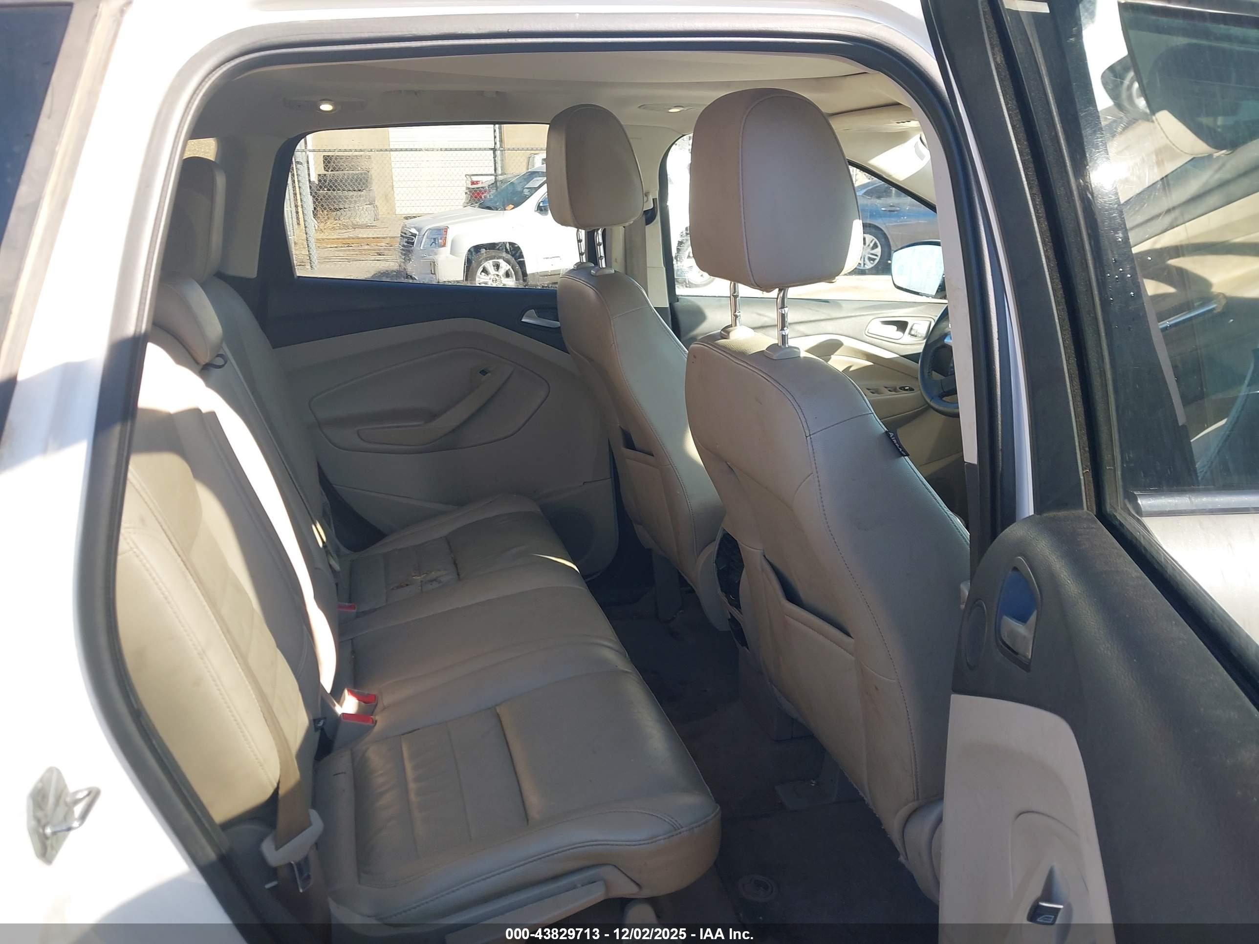 FORD ESCAPE image 8