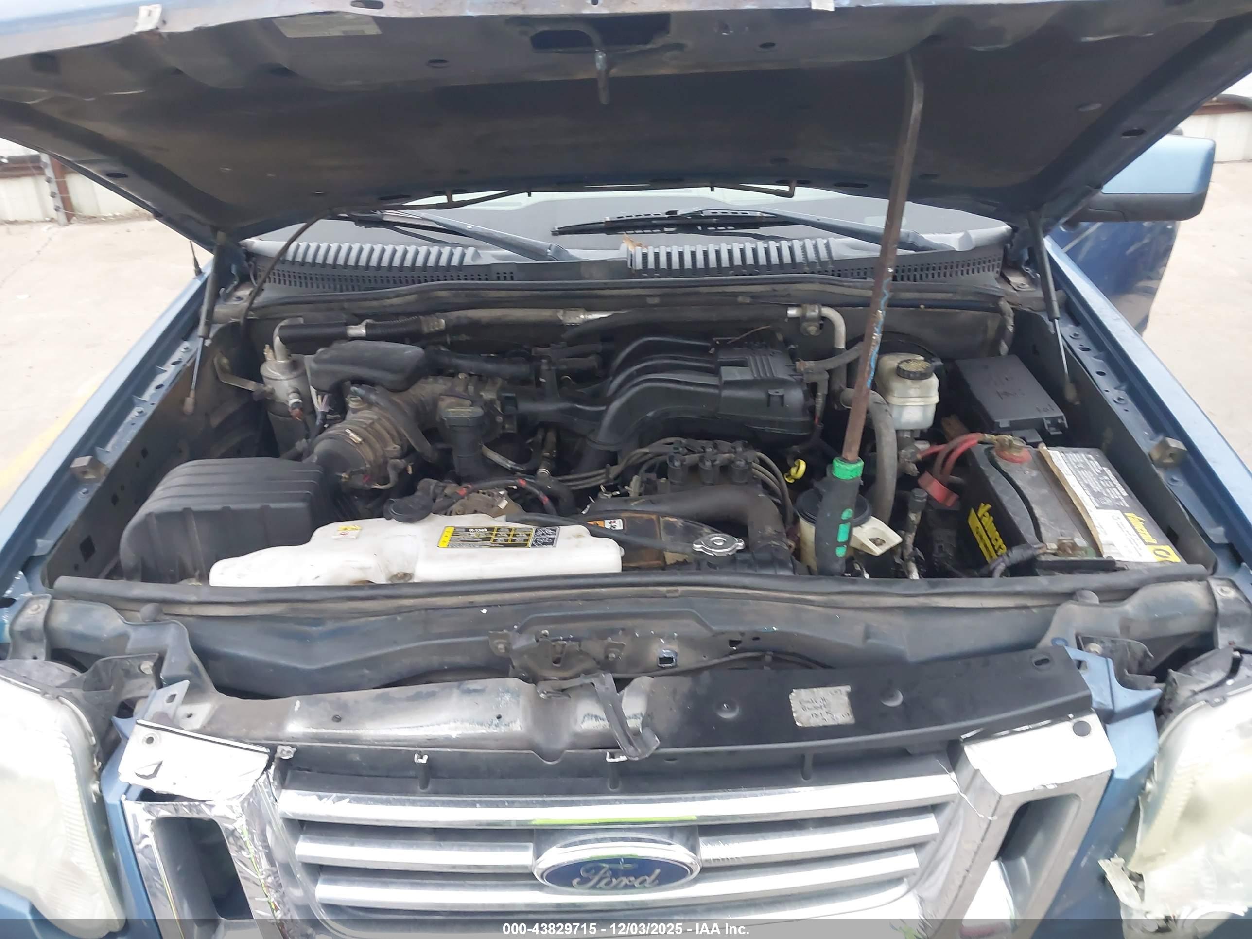 FORD EXPLORER image 10
