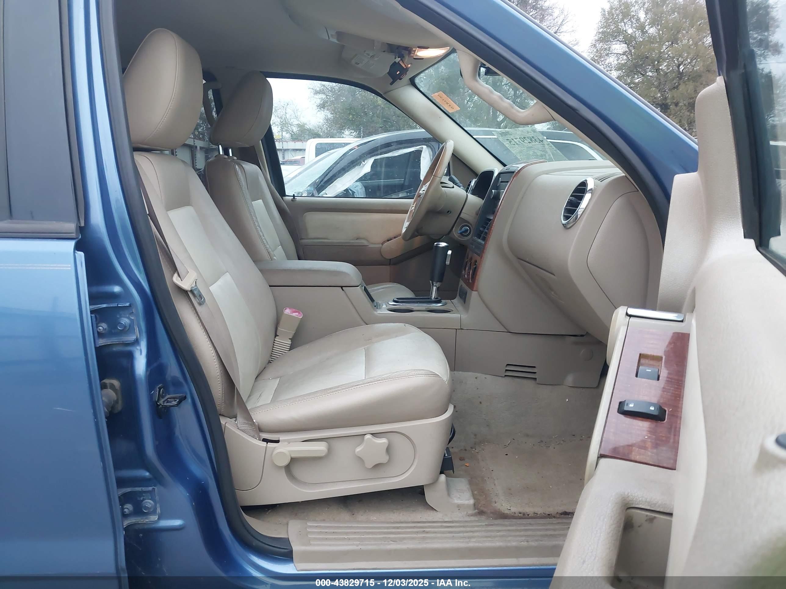 FORD EXPLORER image 5