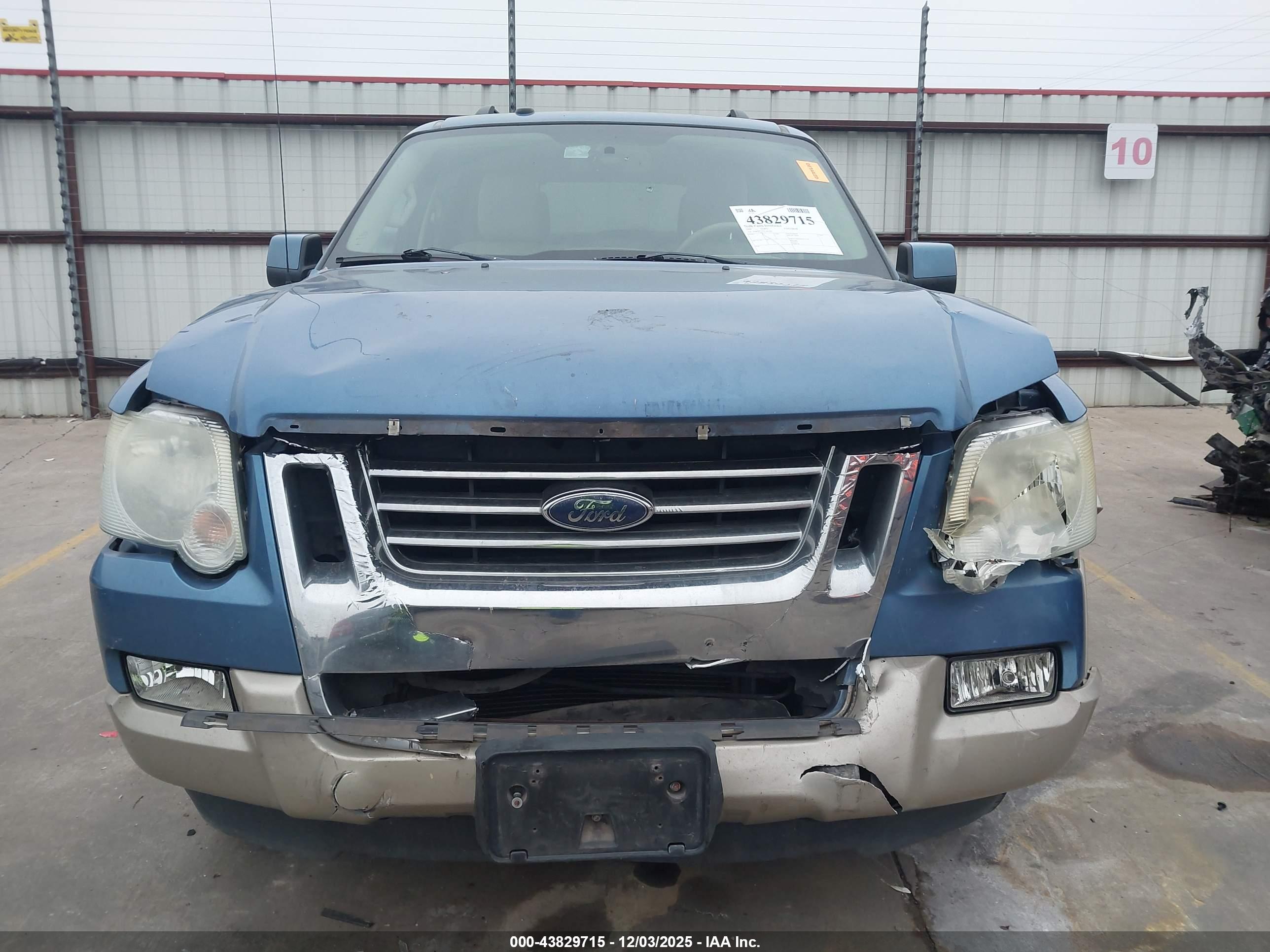 FORD EXPLORER image 6